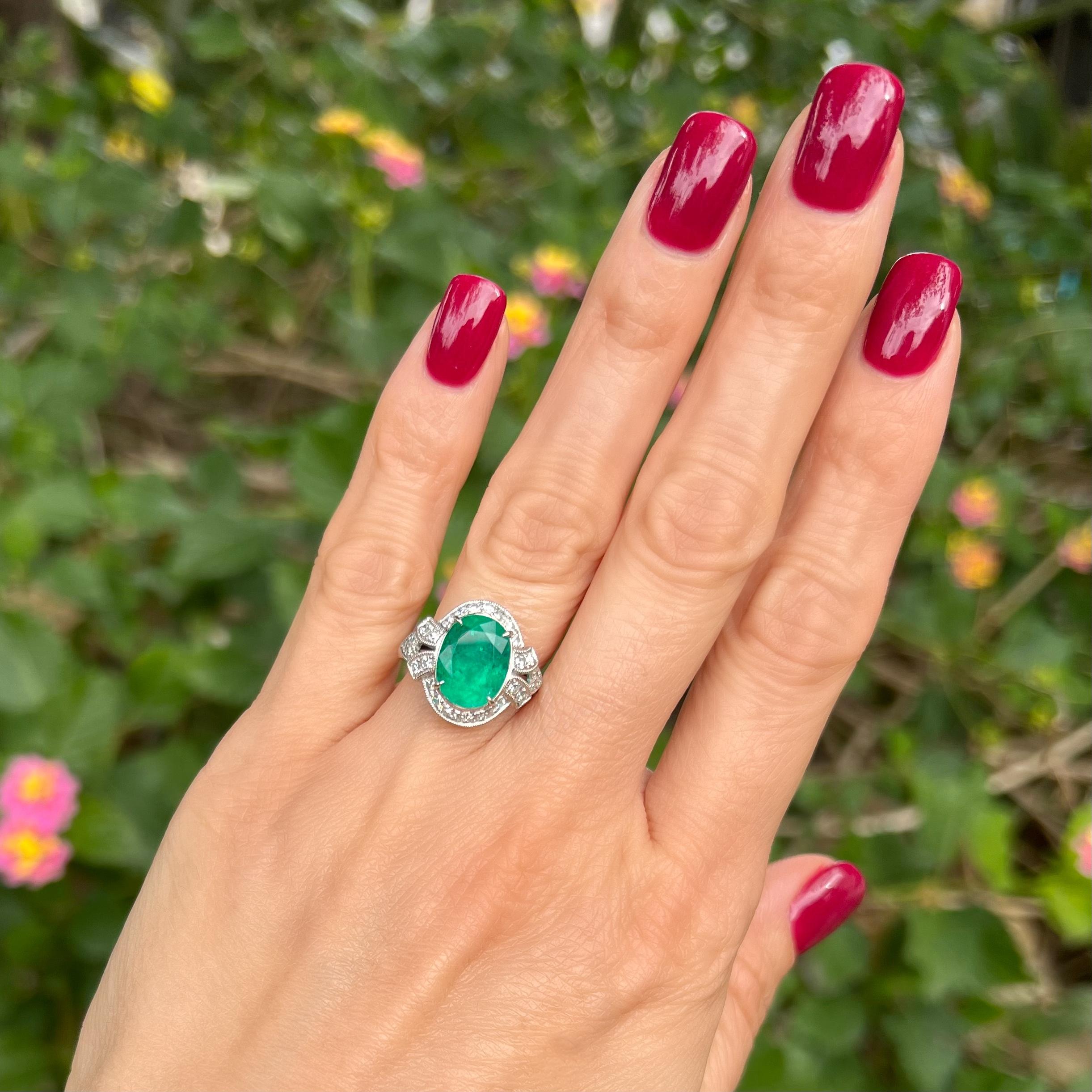 Mixed Cut 6.50 Carat Emerald and Diamond Art Deco Platinum Ring Estate Fine Jewelry For Sale