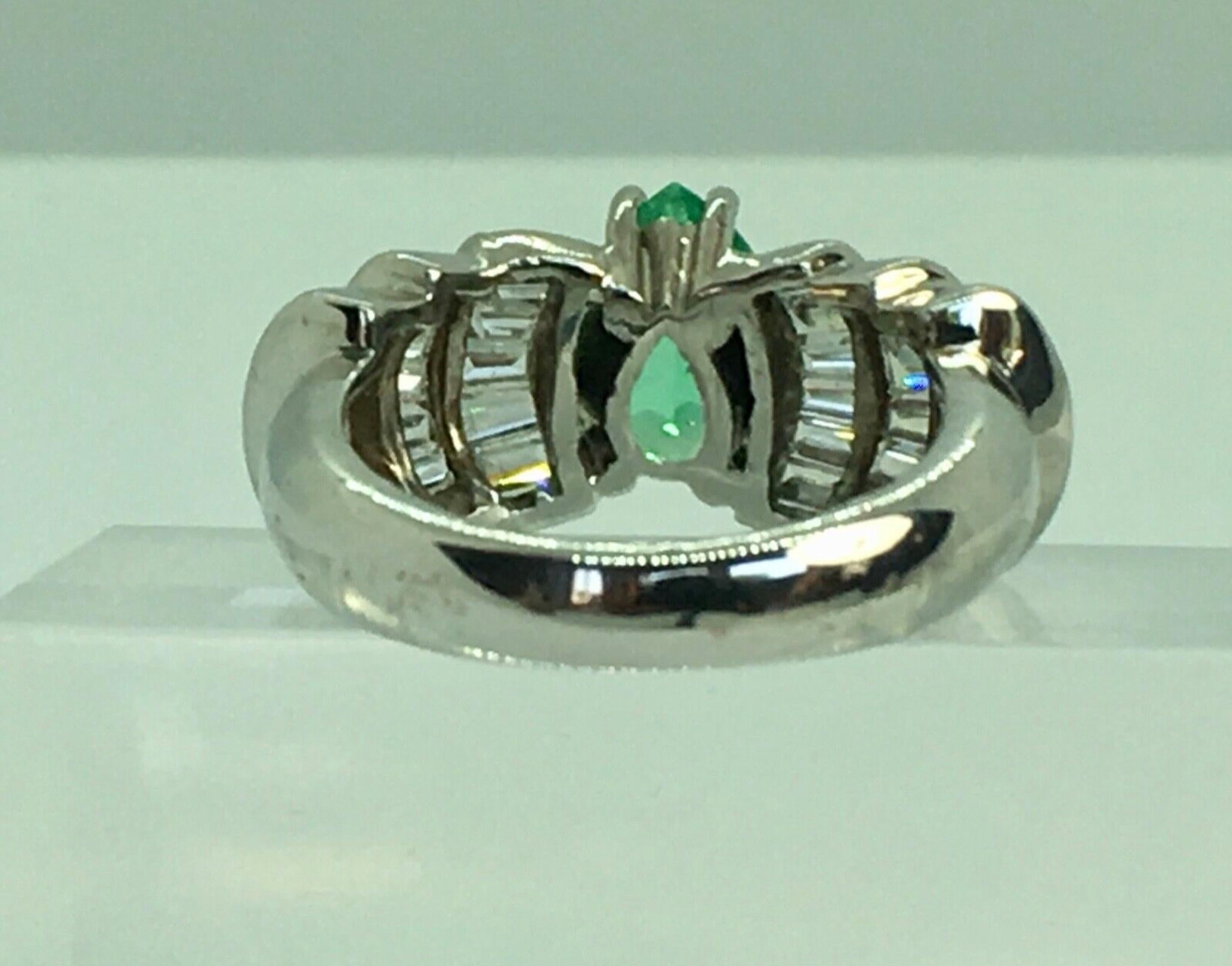 Baguette Cut 4.20 Carat Natural Colombian Emerald Diamond Estate Ring 14 Karat For Sale