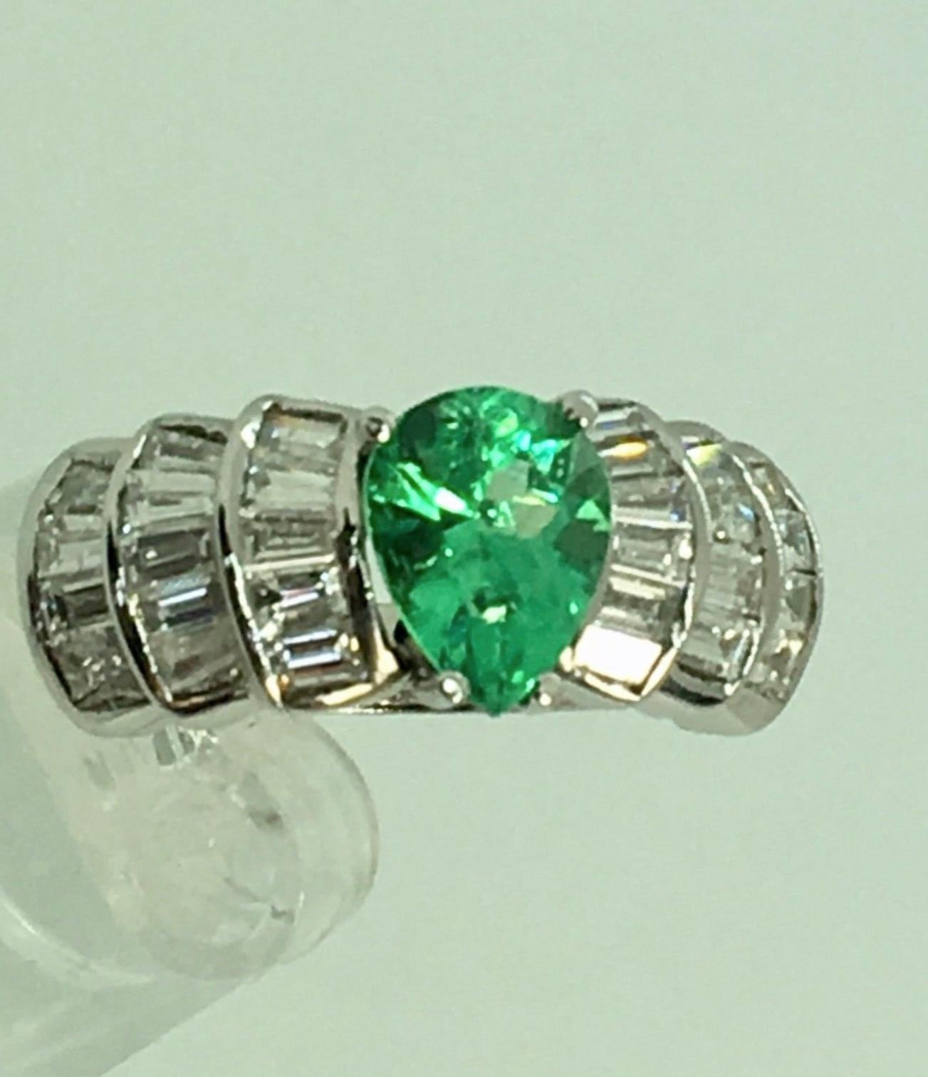 4.20 Carat Natural Colombian Emerald Diamond Estate Ring 14 Karat For Sale 1