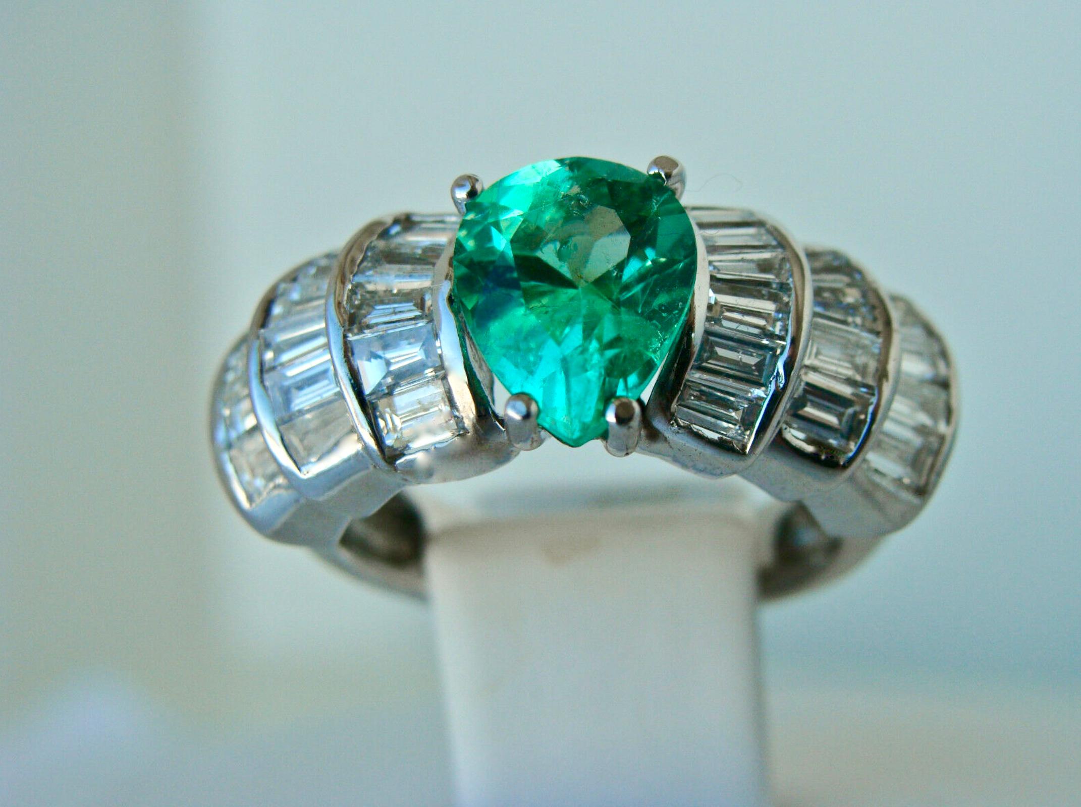 Women's 4.20 Carat Natural Colombian Emerald Diamond Estate Ring 14 Karat For Sale
