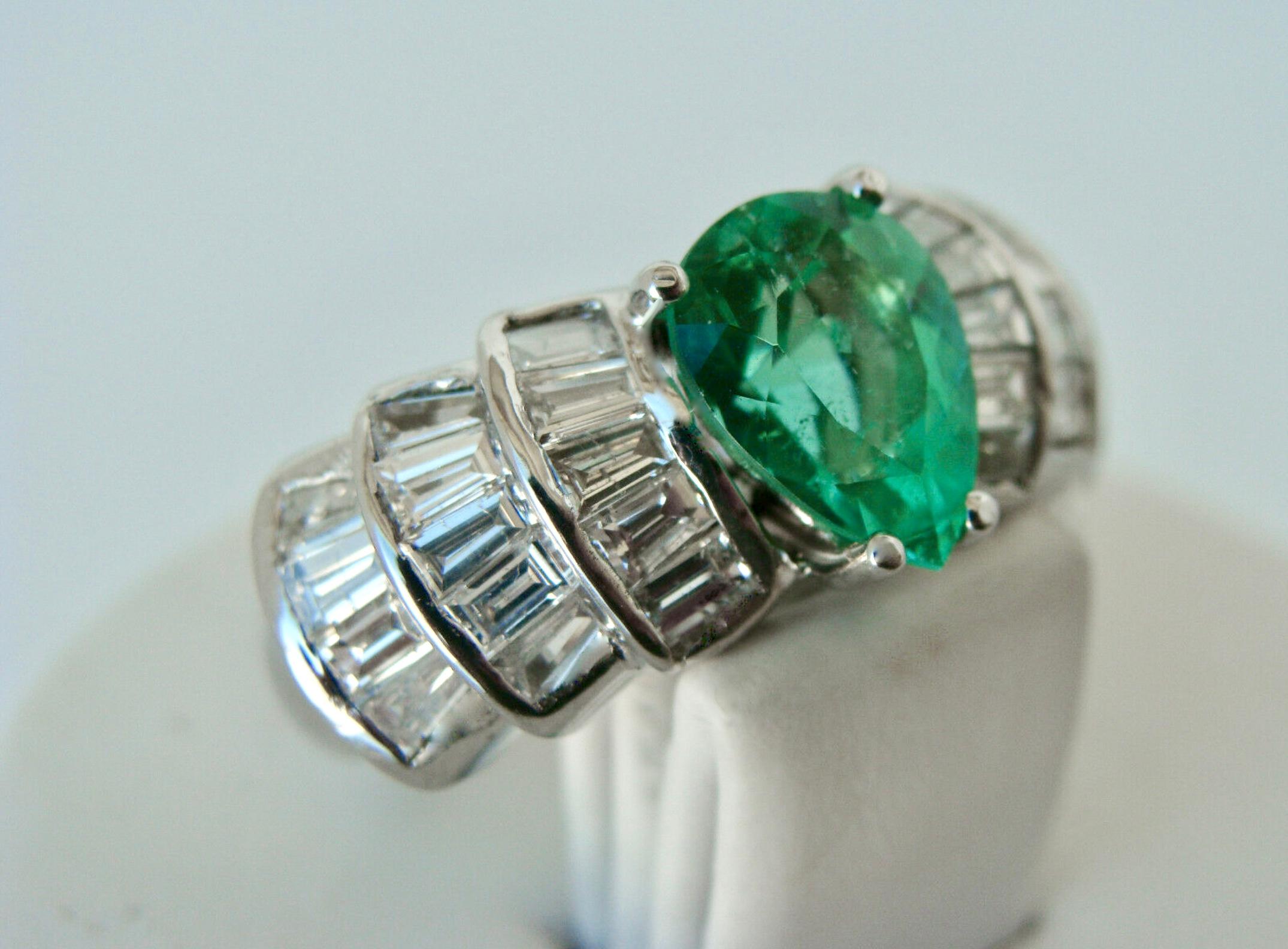 4.20 Carat Natural Colombian Emerald Diamond Estate Ring 14 Karat For Sale 3
