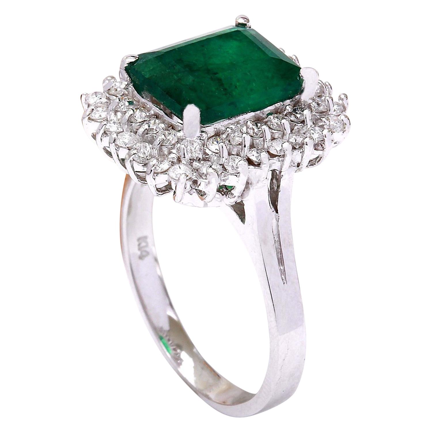 Emerald Diamond Ring In 14 Karat Solid White Gold  In New Condition For Sale In Los Angeles, CA