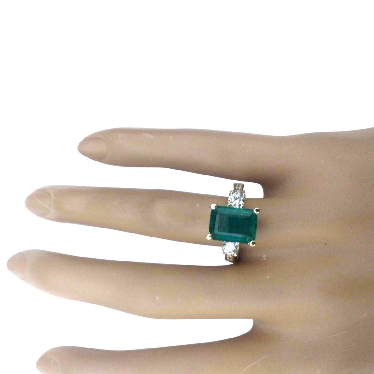 Natural Emerald Diamond Ring In 14 Karat Solid Yellow Gold  In New Condition For Sale In Los Angeles, CA
