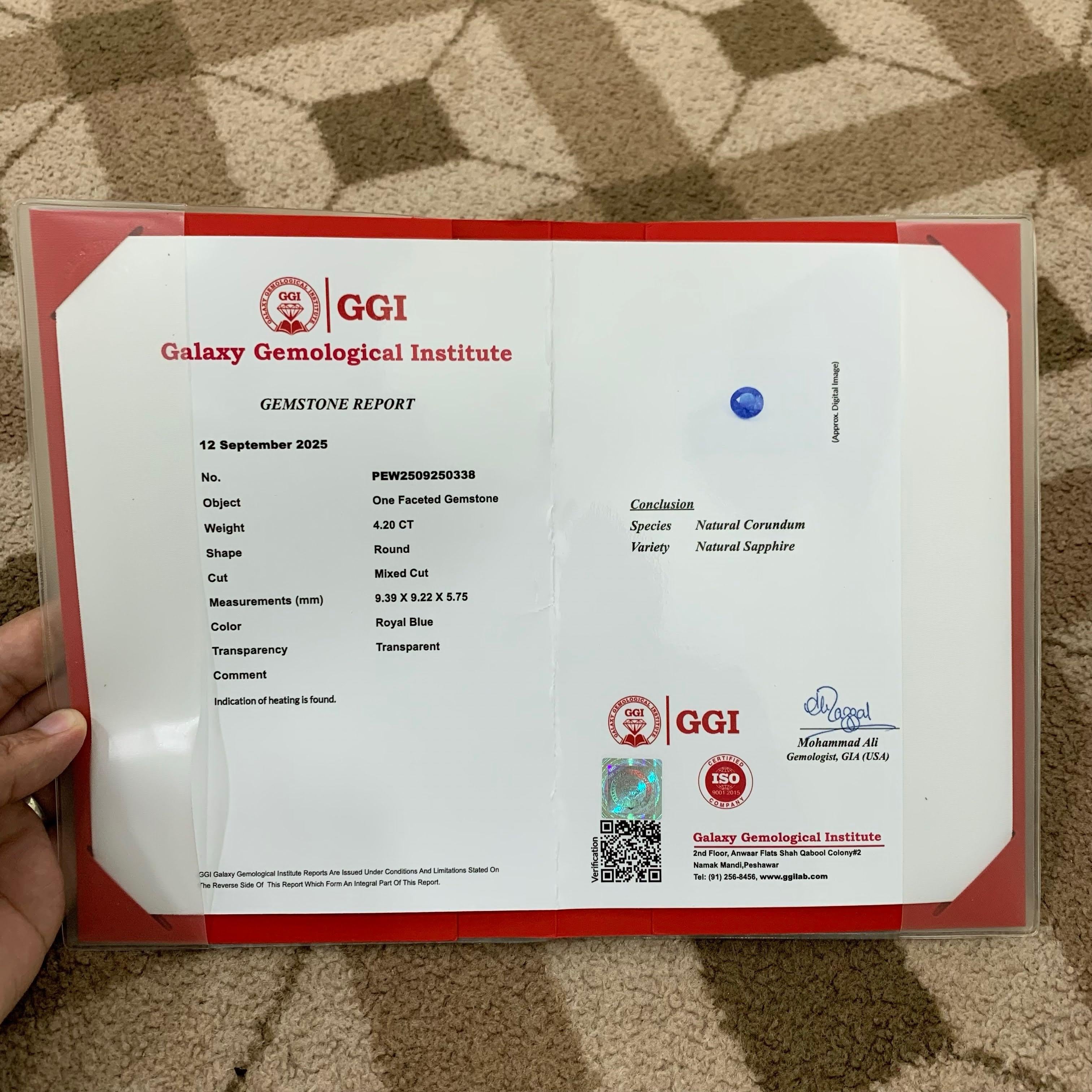 Peso 4,20 carati 
Dimensioni 9,39x9,22x5,75 mm
Trattamento Riscaldato
Origine Sri Lanka 
Chiarezza SI
Forma Taglio rotondo 





Ti presentiamo uno splendido zaffiro blu reale naturale da 4,20 carati, certificato GGI per garantire l'autenticità e la