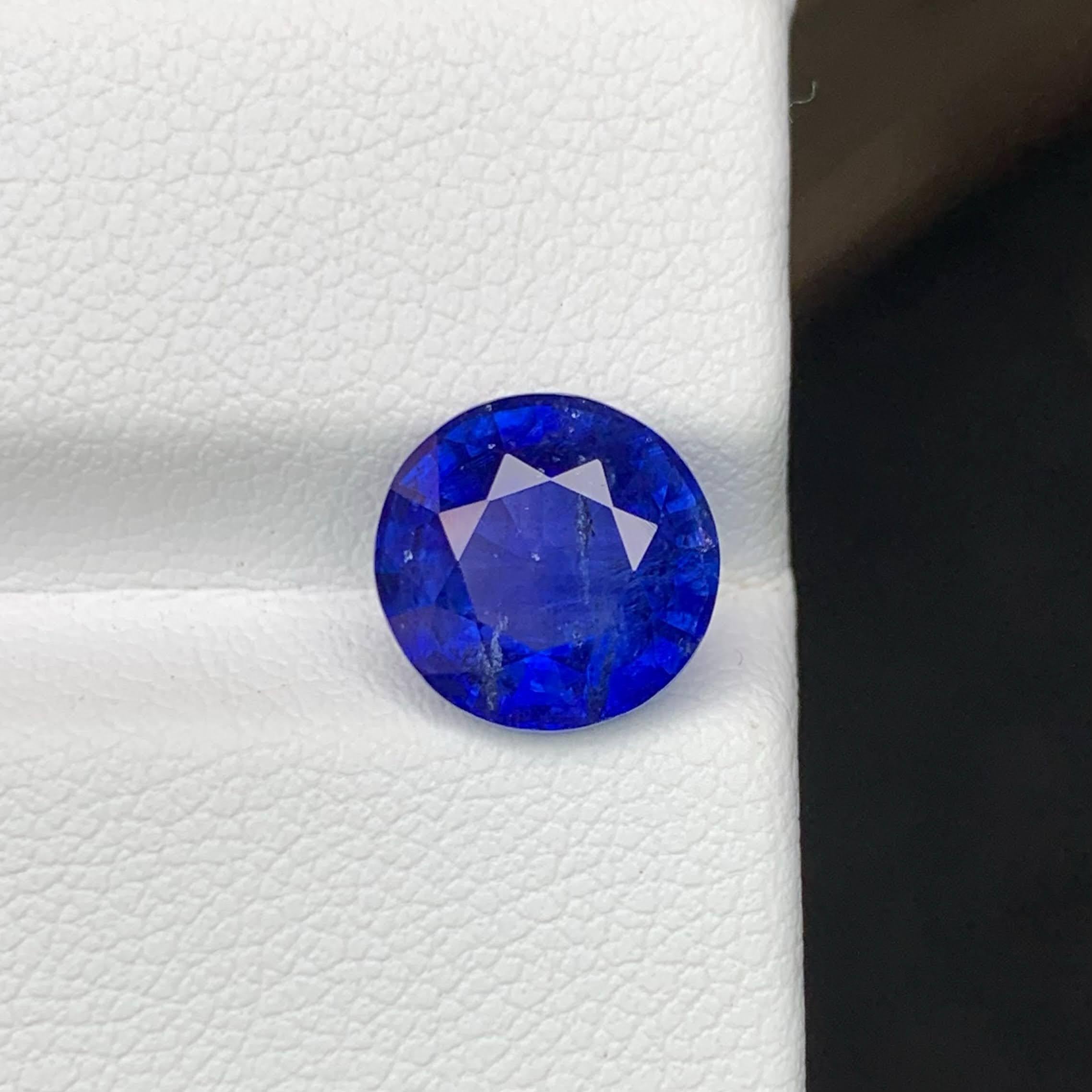 Moderno 4,20 carati di zaffiro rotondo blu reale naturale certificato GGI Gemma dello Sri Lanka in vendita