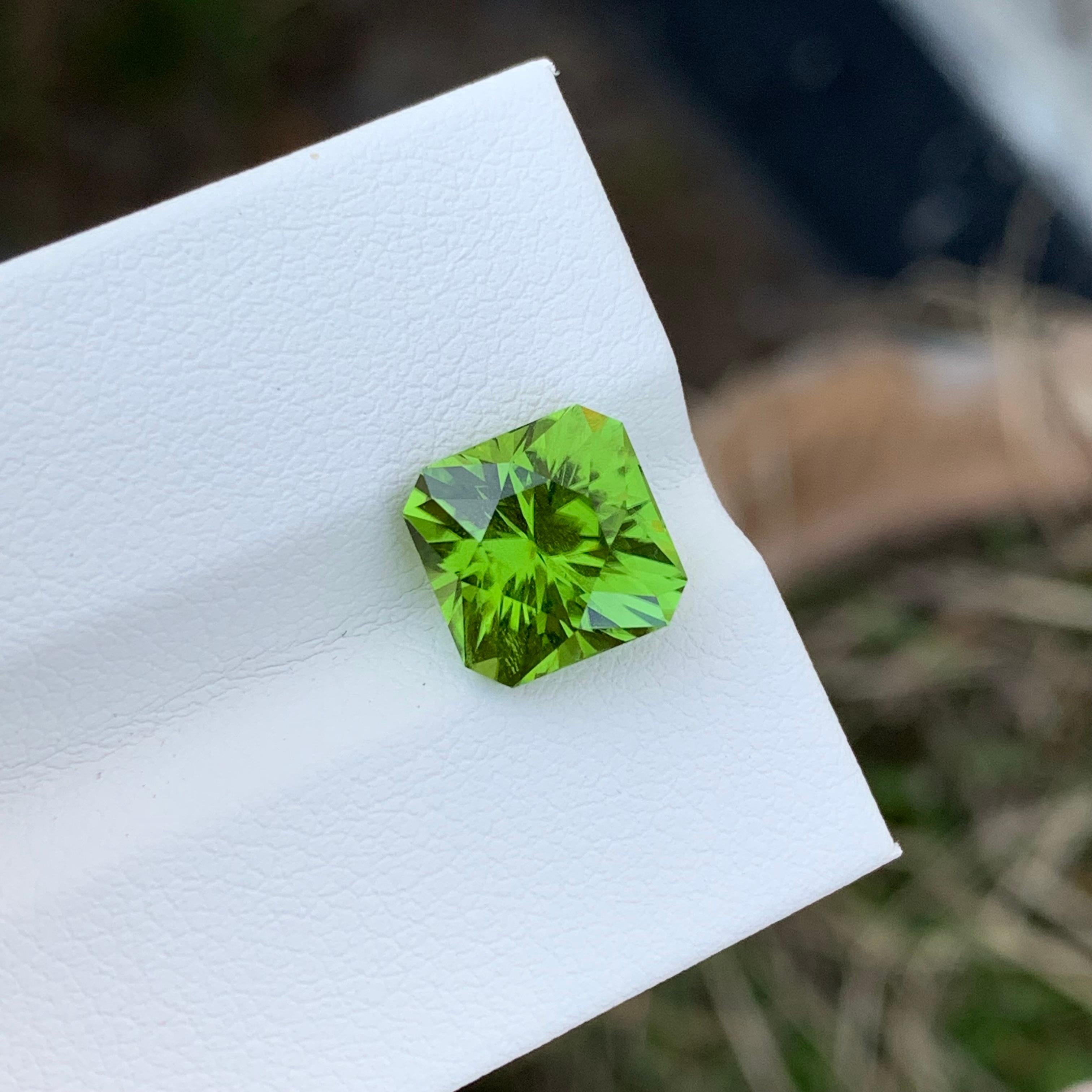Arts and Crafts 4.20 Carat Natural Loose Apple Green Peridot Perfect Square Shape Gem For Ring  For Sale
