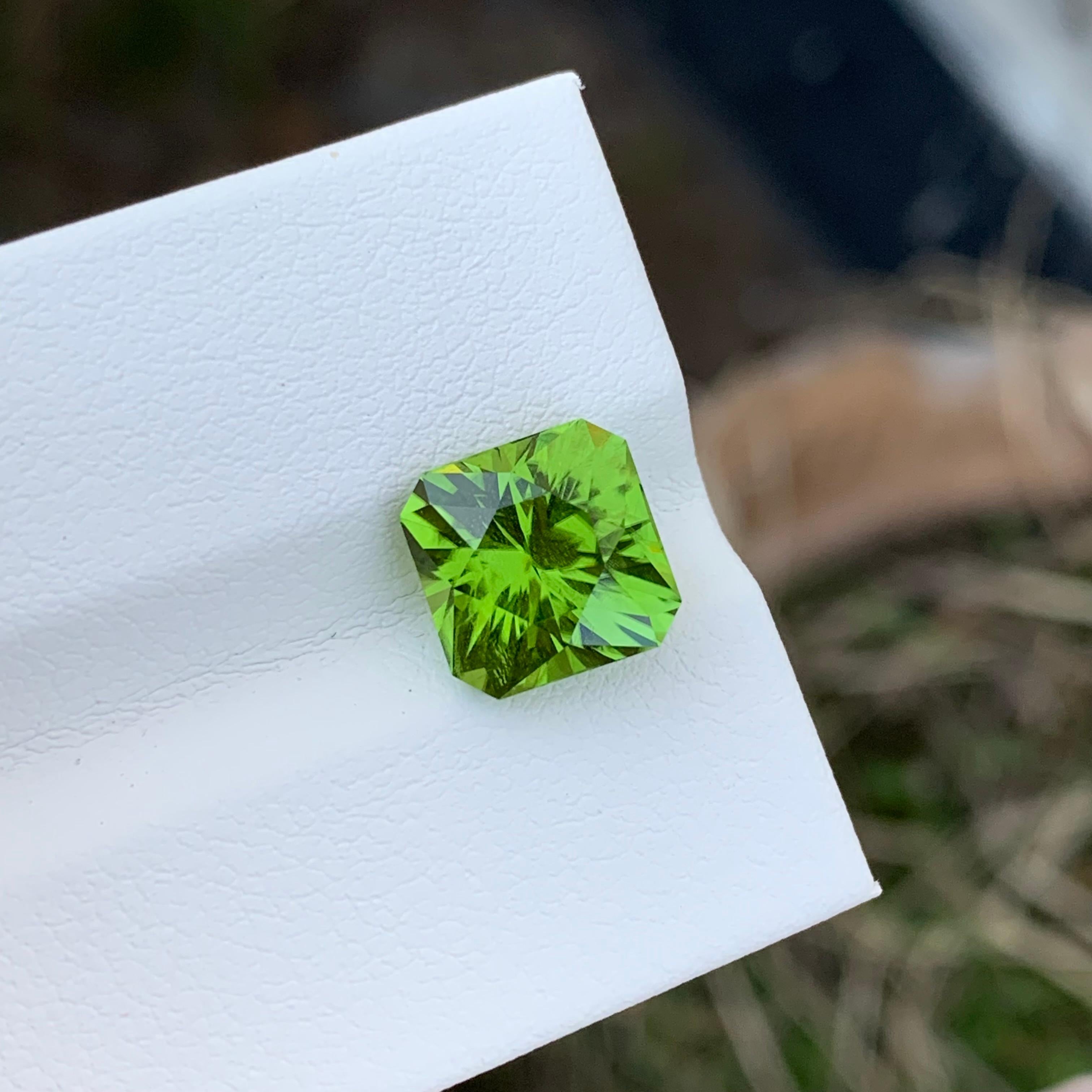 Square Cut 4.20 Carat Natural Loose Apple Green Peridot Perfect Square Shape Gem For Ring  For Sale