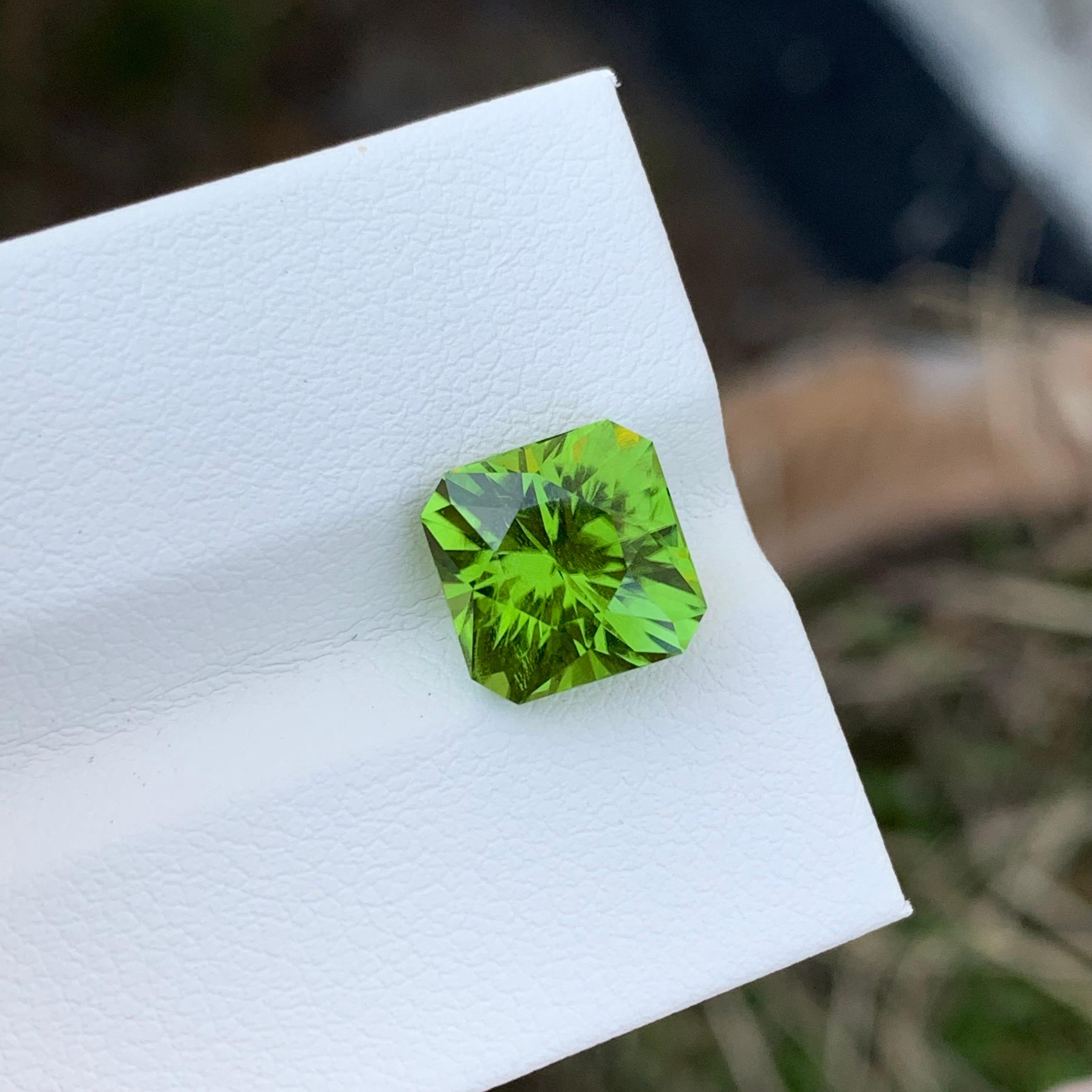 Women's or Men's 4.20 Carat Natural Loose Apple Green Peridot Perfect Square Shape Gem For Ring  For Sale