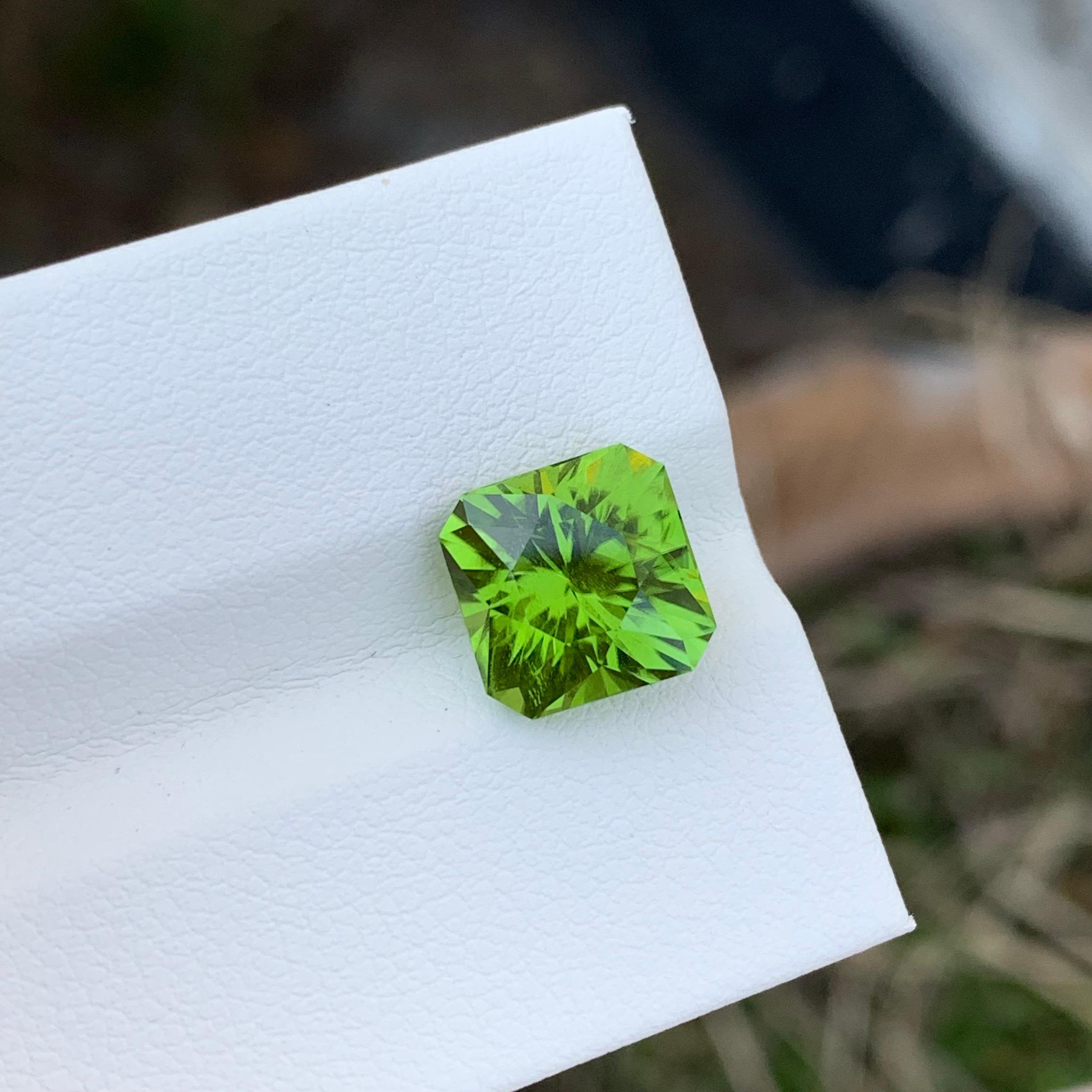 4.20 Carat Natural Loose Apple Green Peridot Perfect Square Shape Gem For Ring  For Sale 1