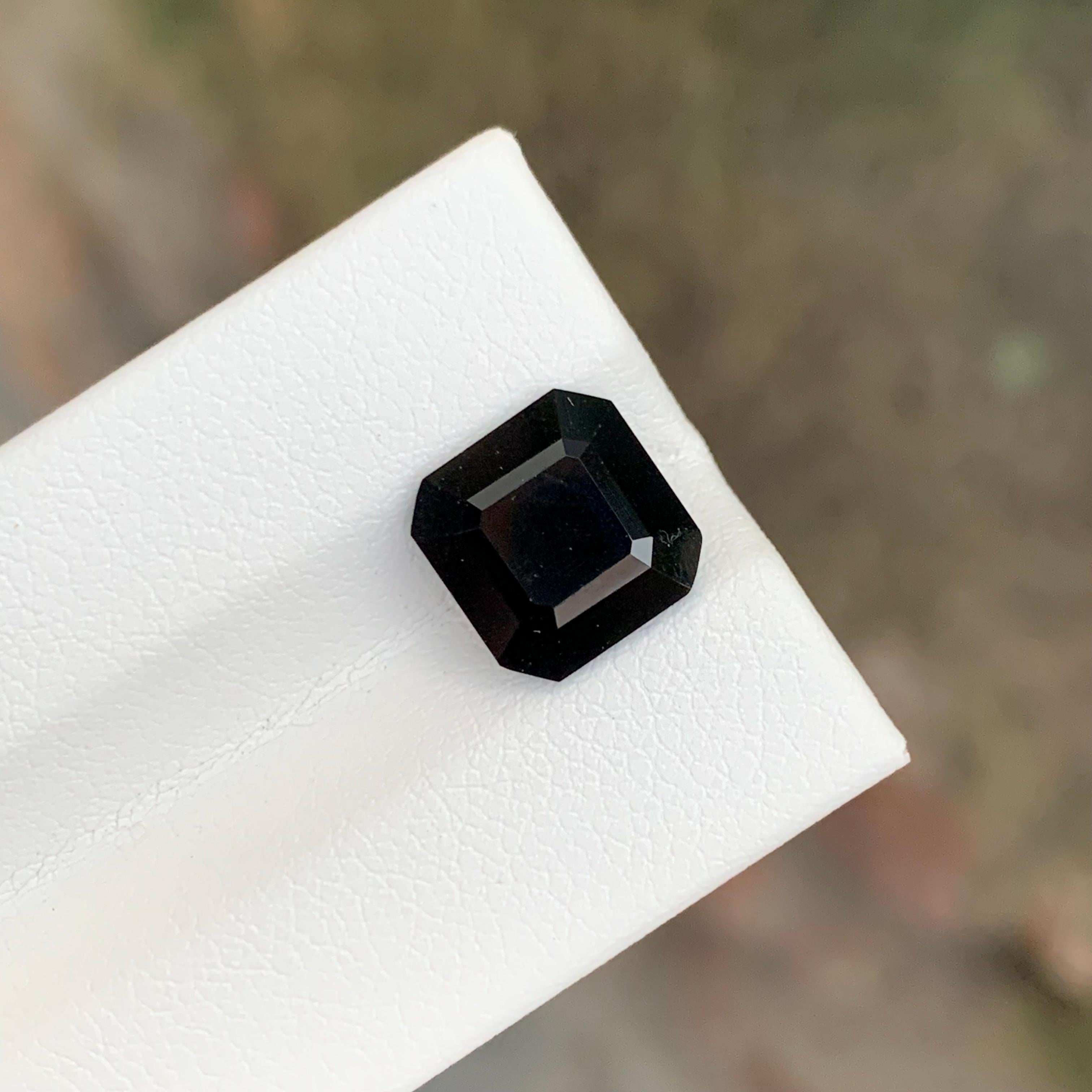 Gema de turmalina negra suelta natural de 4,20 quilates y forma cuadrada en venta 3