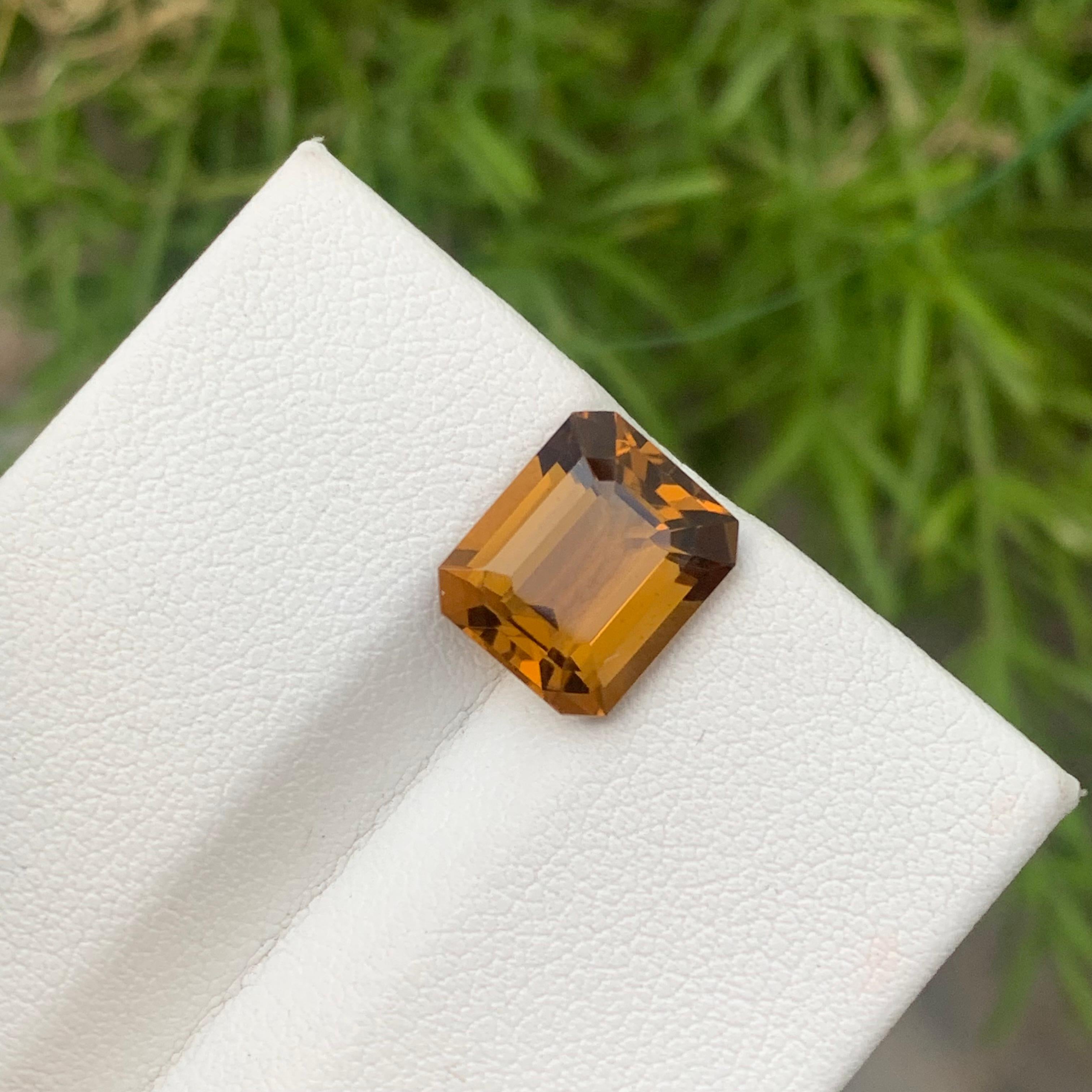Women's or Men's 4.20 Carat Natural Loose Citrine Honey Color from Brazil Emerald Cut Gemstone For Sale