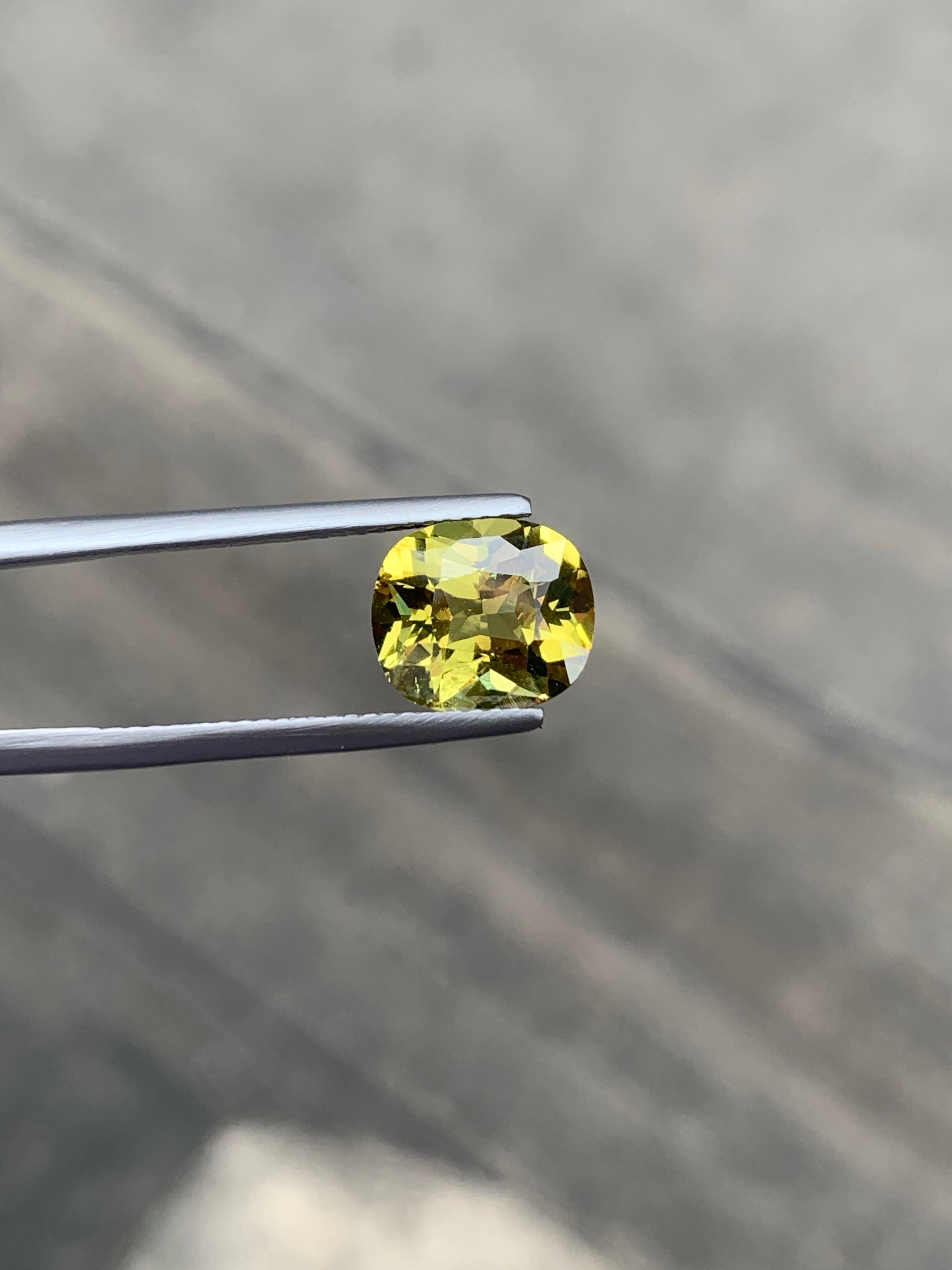 Taille coussin 4.20 Carat Natural Loose Mali Garnet Cushion Shape Gemstone (pierre précieuse en forme de coussin) en vente