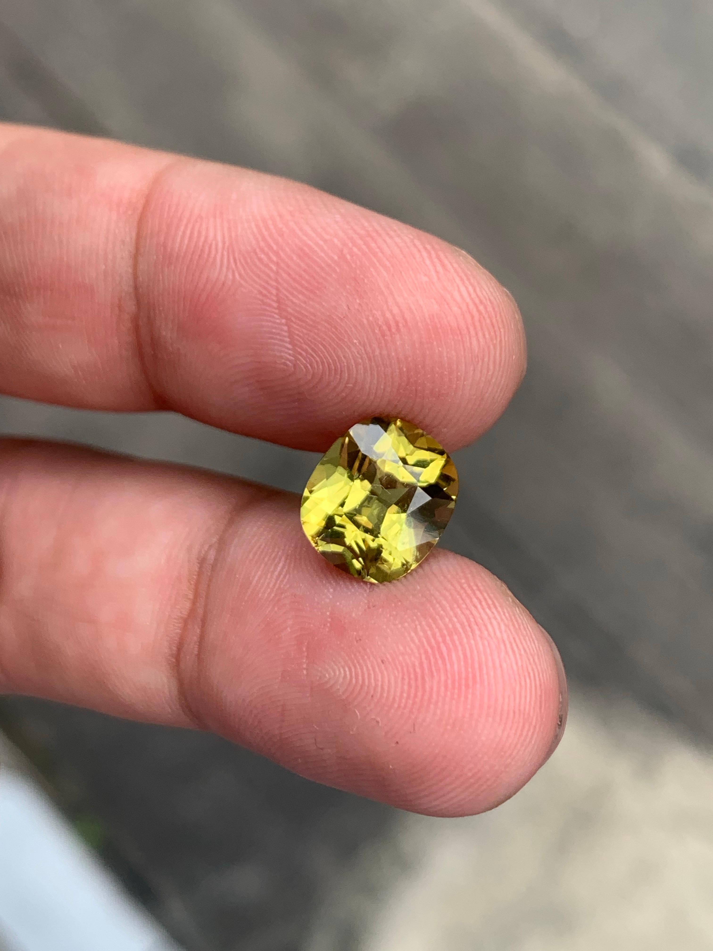 4.20 Carat Natural Loose Mali Garnet Cushion Shape Gemstone (pierre précieuse en forme de coussin) Unisexe en vente