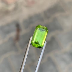 4.20 Carat Natural Loose Peridot Emerald Shape Gemstone