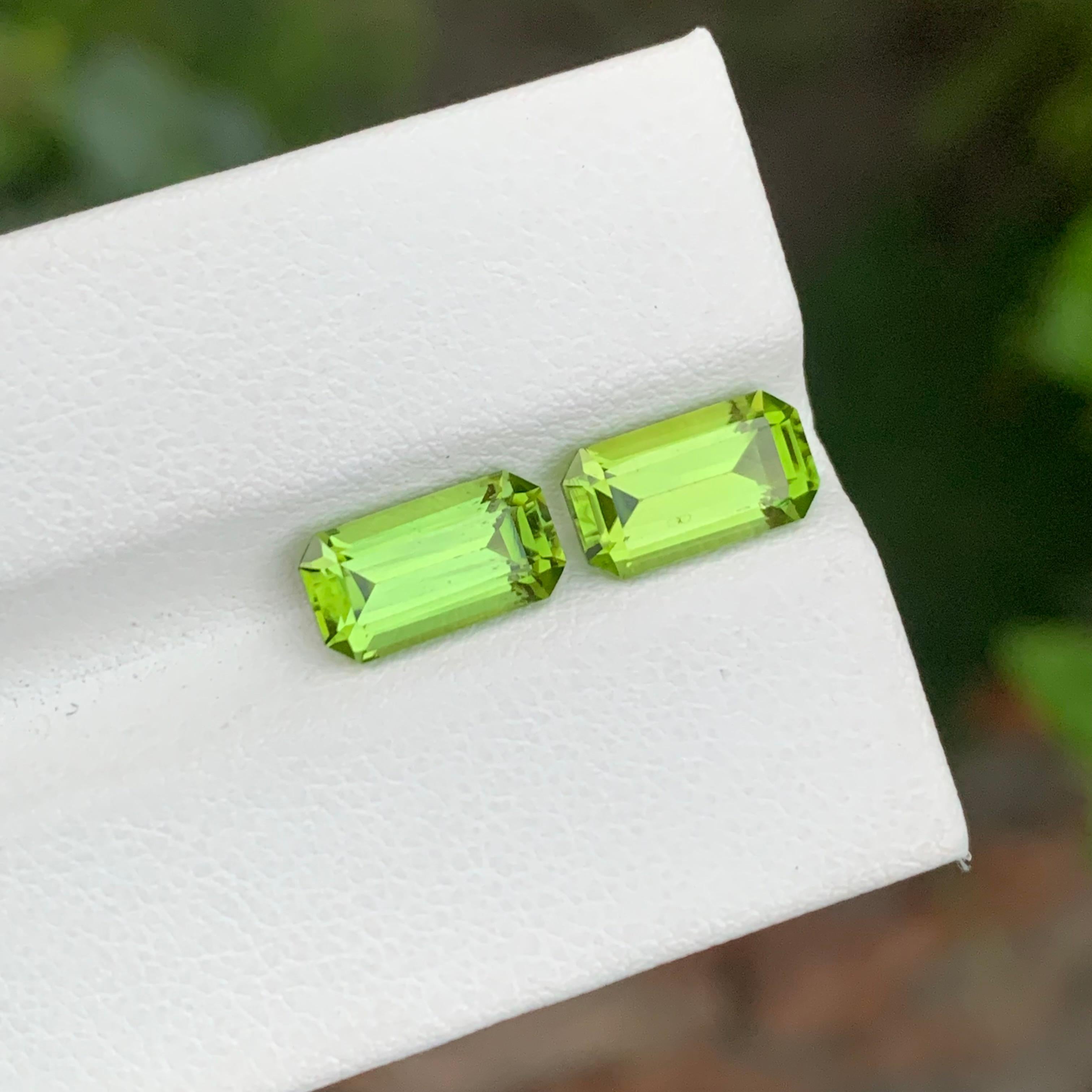 4.20 Quilates Peridoto Natural Suelto Pareja Gema Forma Esmeralda Para Pendientes en Nuevo estado para la venta en Peshawar, PK