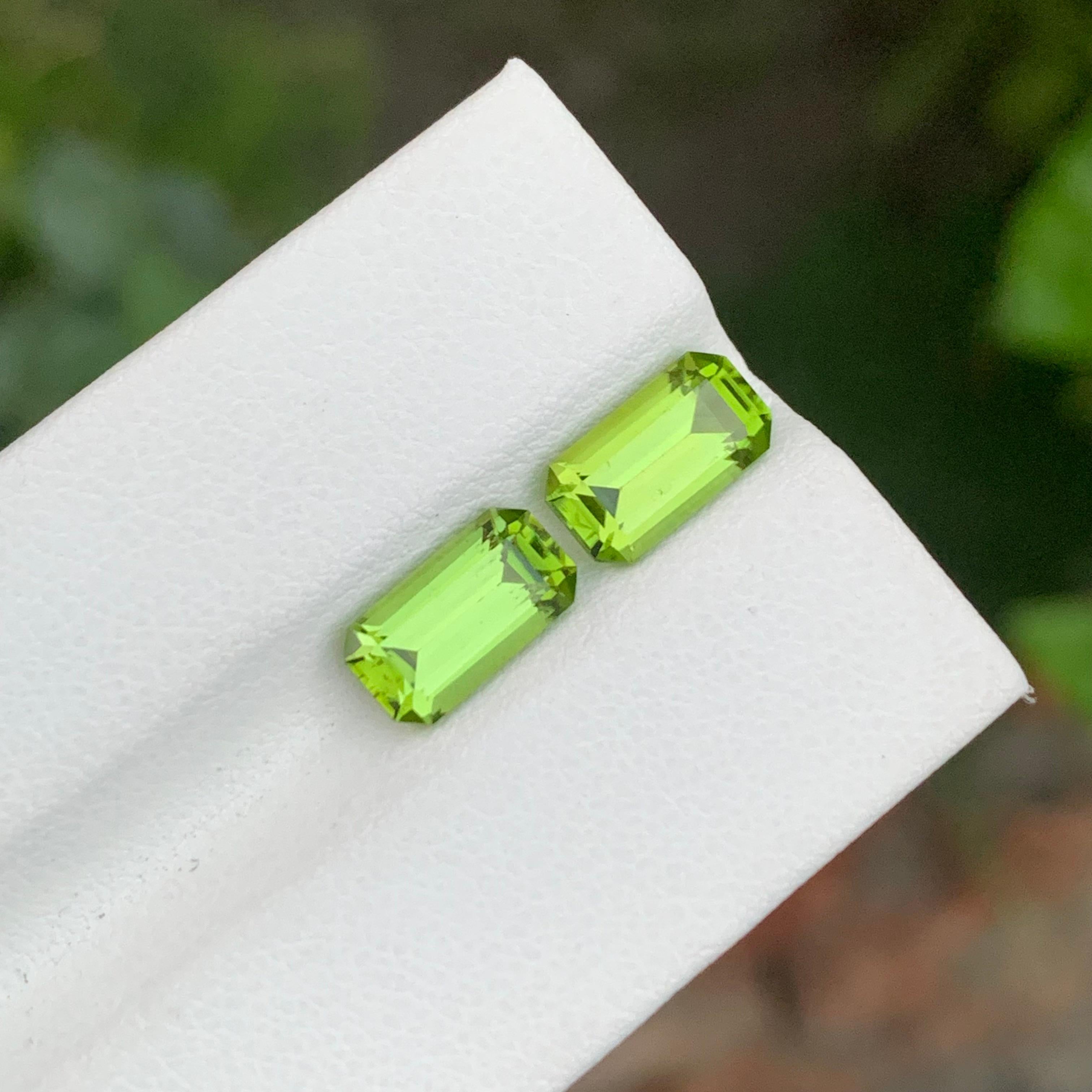 4.20 Quilates Peridoto Natural Suelto Pareja Gema Forma Esmeralda Para Pendientes en venta 2