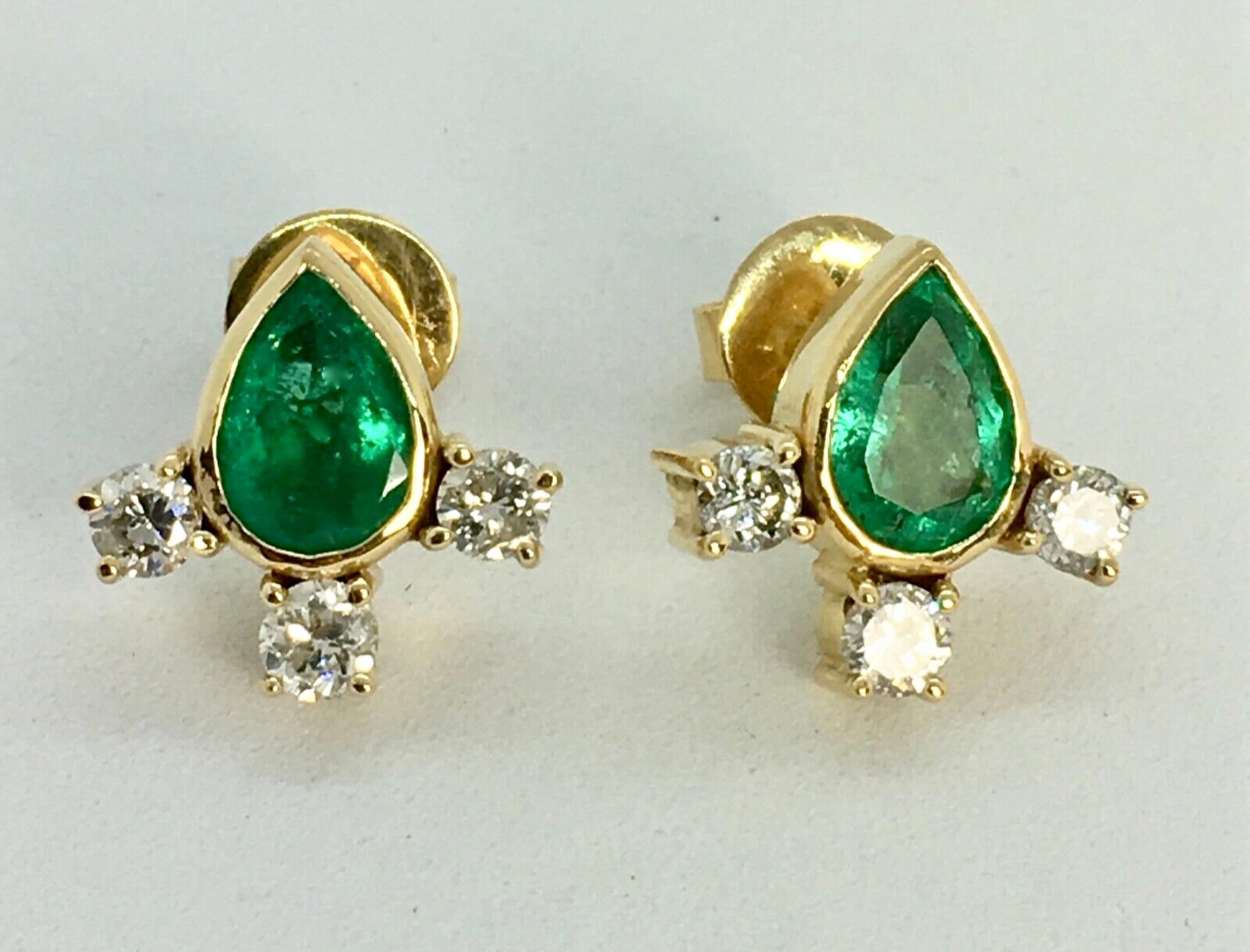 Fine  Vibrant Green Colombian Emerald Pear Cut Diamond Earrings 18K 3