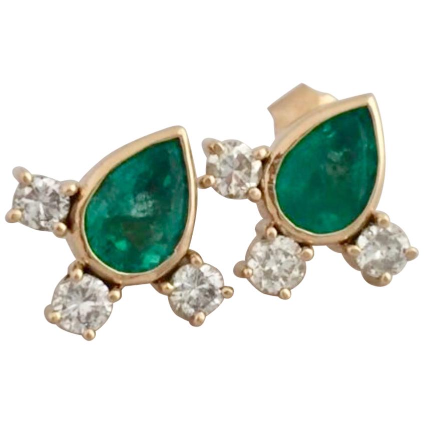 Fine  Vibrant Green Colombian Emerald Pear Cut Diamond Earrings 18K