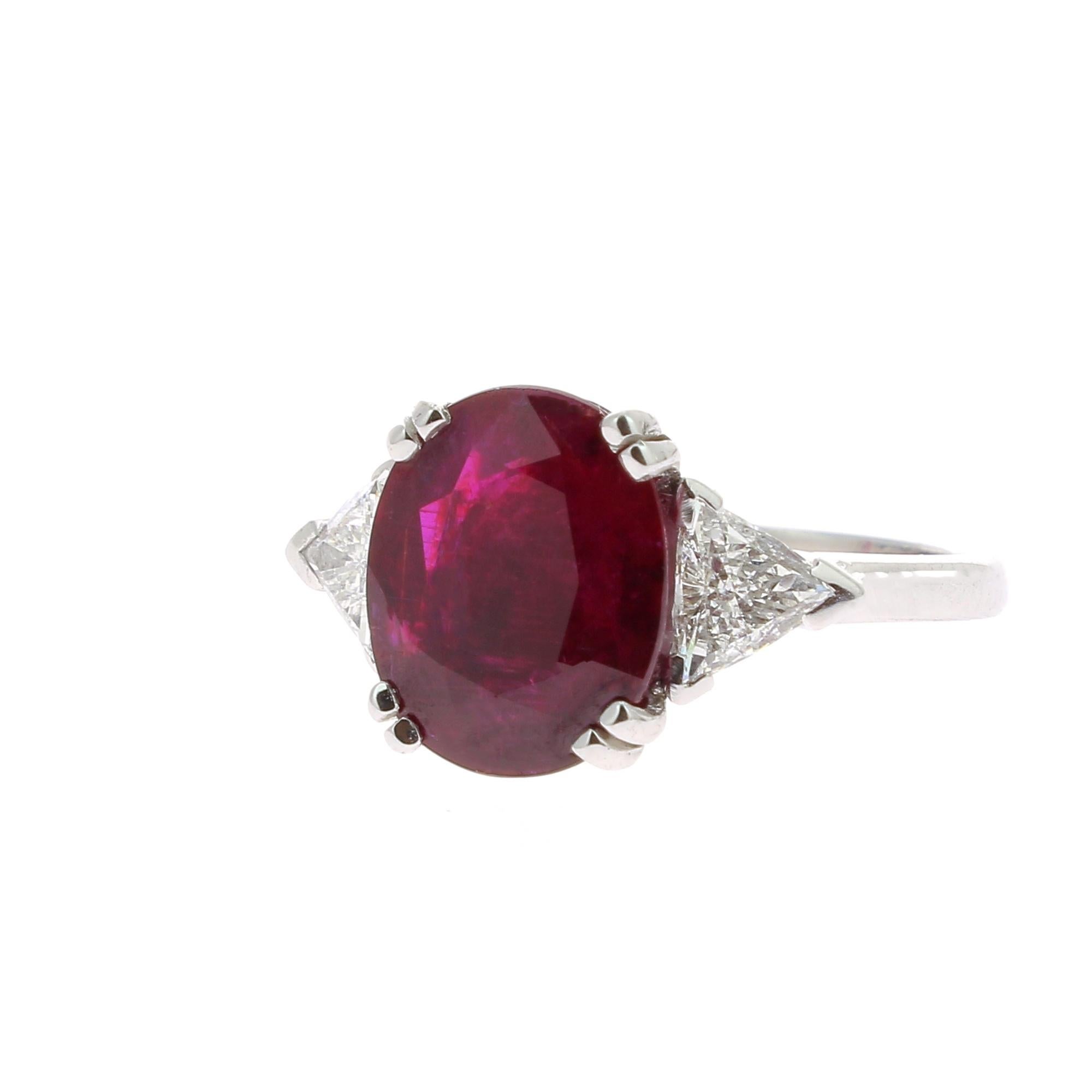 Contemporary 4.20 Carat  NoHeated Ruby Cocktail Ring Set with Triangle White Diamond 0.61 Cts