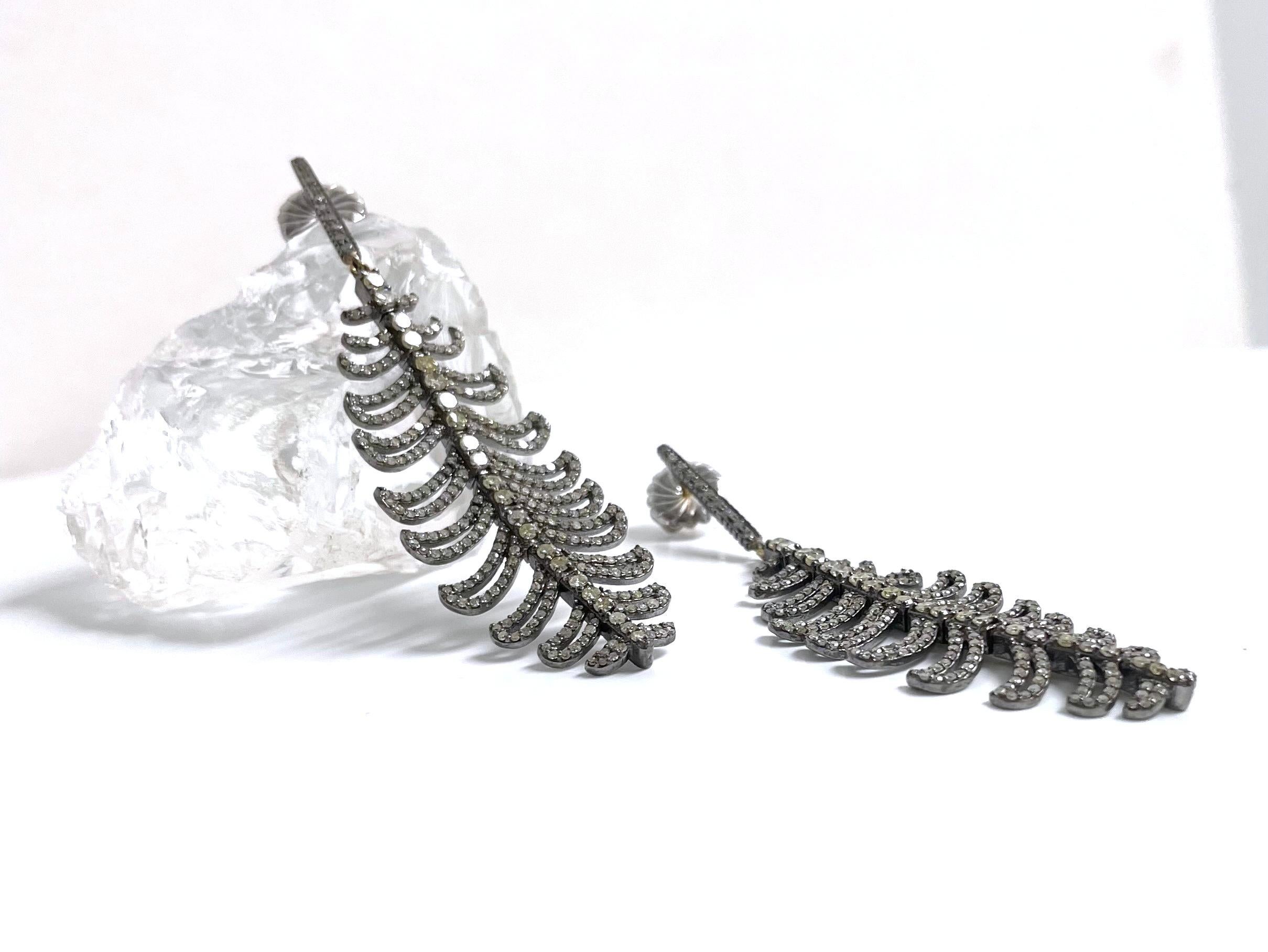 Orecchini Paradizia con foglie di diamante articolate da 4,20 carati in vendita 8