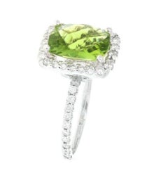 4.20 Carat Impressive Natural Peridot and Diamond 14 Karat White Gold Ring