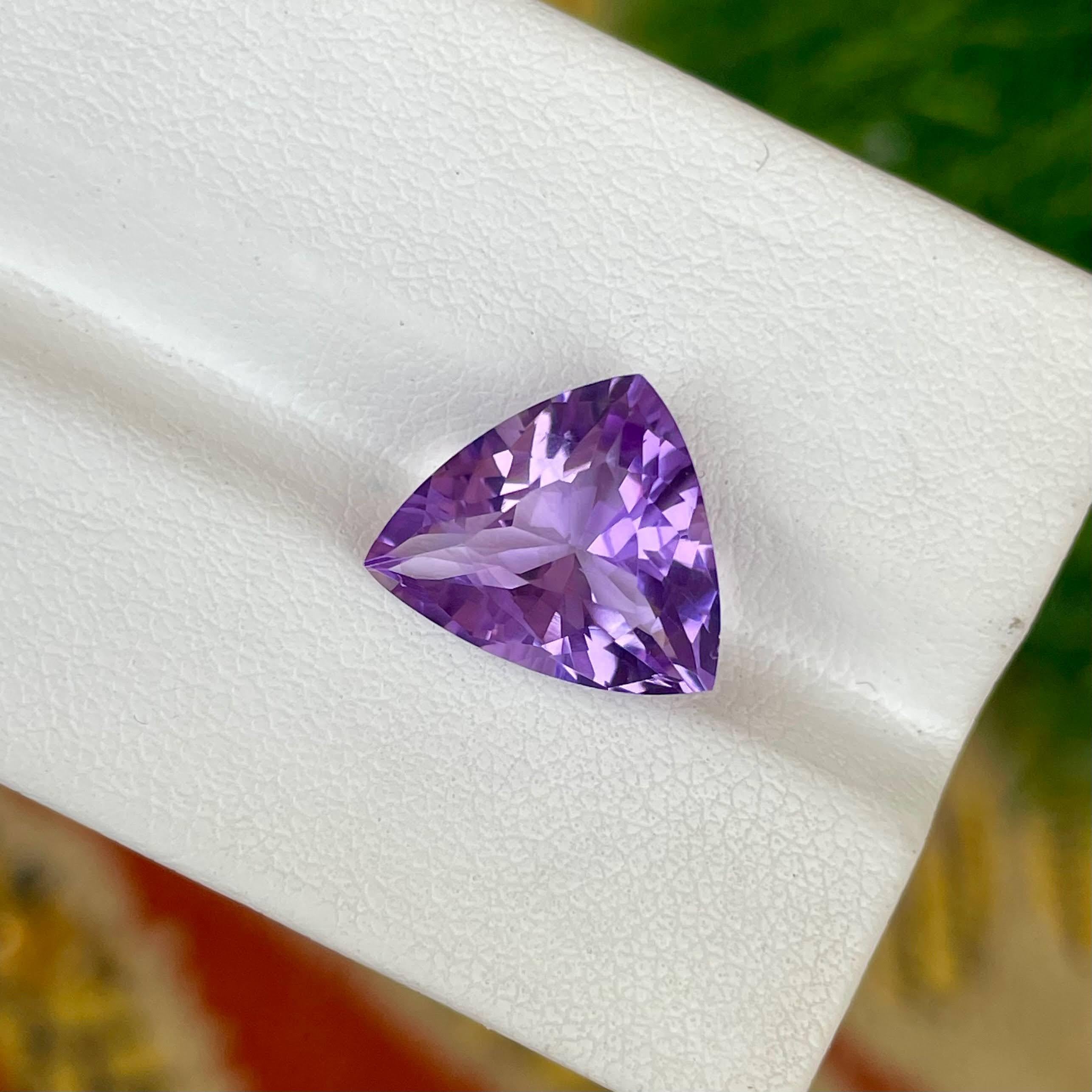 4,20 quilates Amatista Púrpura Claro Talla Trillante Piedra Preciosa Africana Natural en Nuevo estado para la venta en Bangkok, TH