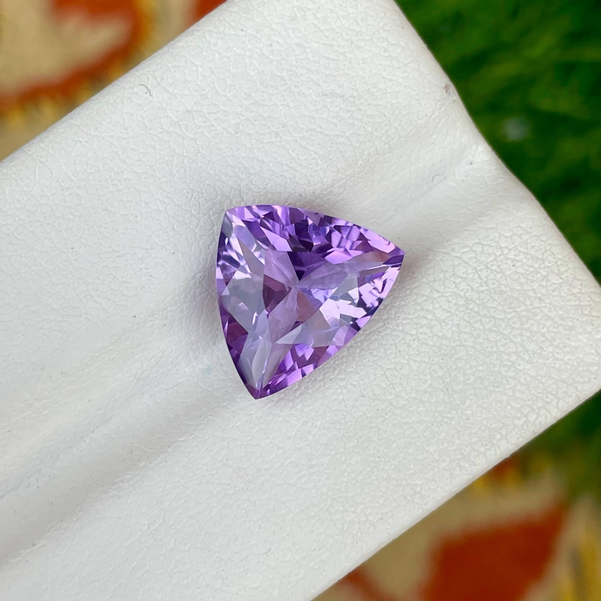 Femenino o masculino 4,20 quilates Amatista Púrpura Claro Talla Trillante Piedra Preciosa Africana Natural en venta