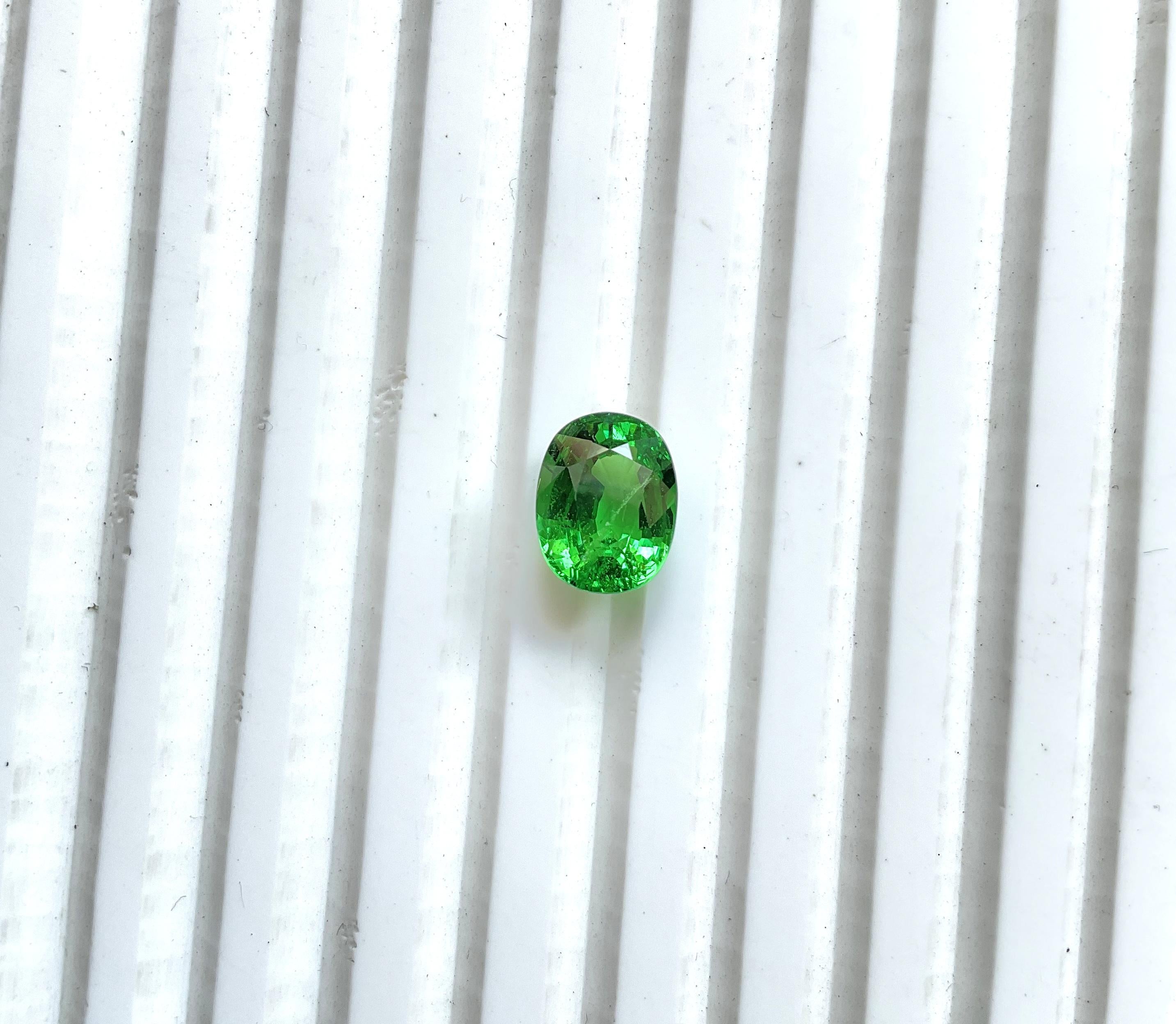 4.20 Carats Top Quality Tanzania Tsavorite Oval Cut stone For jewelry Natural Gem

Gemstone - Tsavorite
Weight -  4.20 Carats
Quantity - 1 Piece
Shape - Oval
Size - 10.3x8x6 MM


