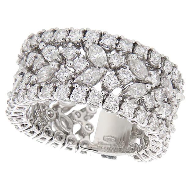 4.20 ct Diamond Ring Brilliant-Cut & Navette-Cut  For Sale