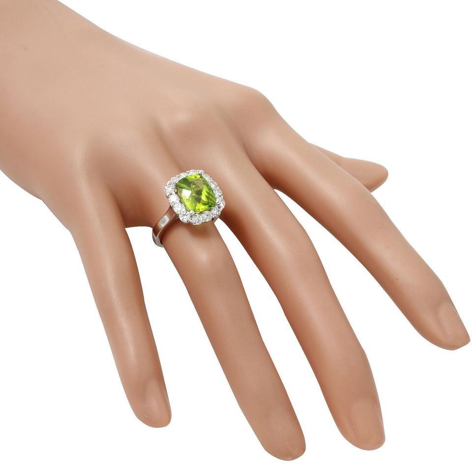Women's 4.20 Ct Natural Very Nice Looking Peridot and Diamond 14K Solid White Gold Ring For Sale
