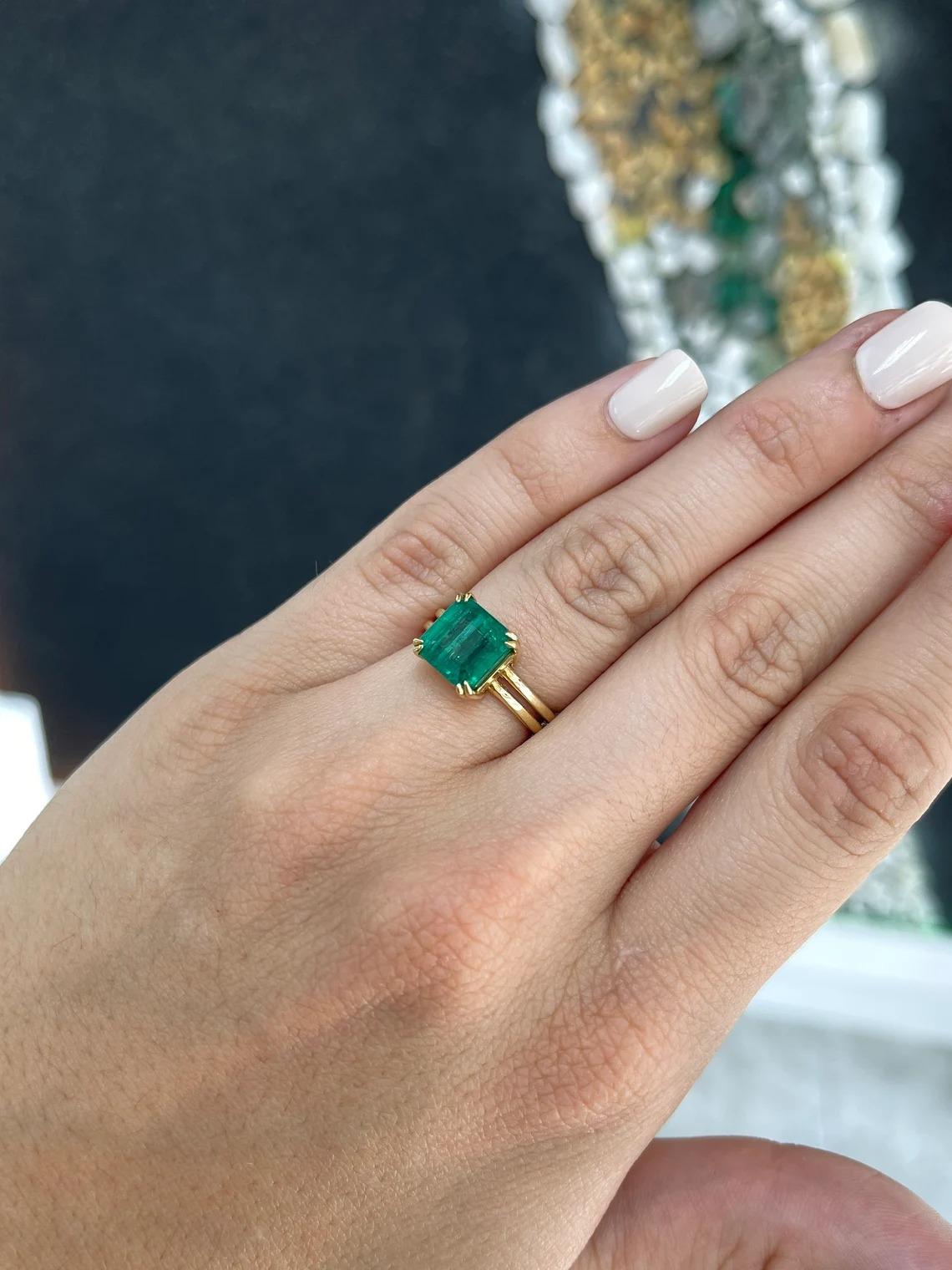 4.20ct 18K AAA Quality Vivid Dark Green Asscher Cut Emerald Solitaire Gold Ring For Sale 3
