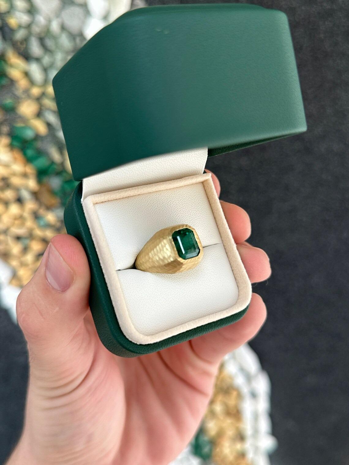 4.20ct 18K Men's Solitaire Dark Emerald Cut Emerald Gold Hammer Matte Finish Rin In New Condition For Sale In Jupiter, FL