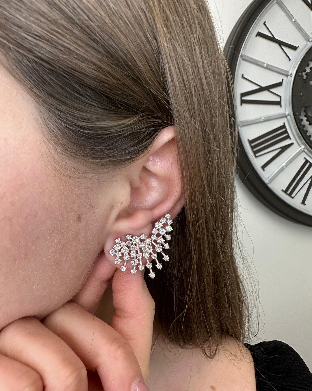 Boucles d'oreilles en or rose 18 carats avec grappe de diamants de 4,20 carats, Gem Jewelers Co. Pour femmes en vente
