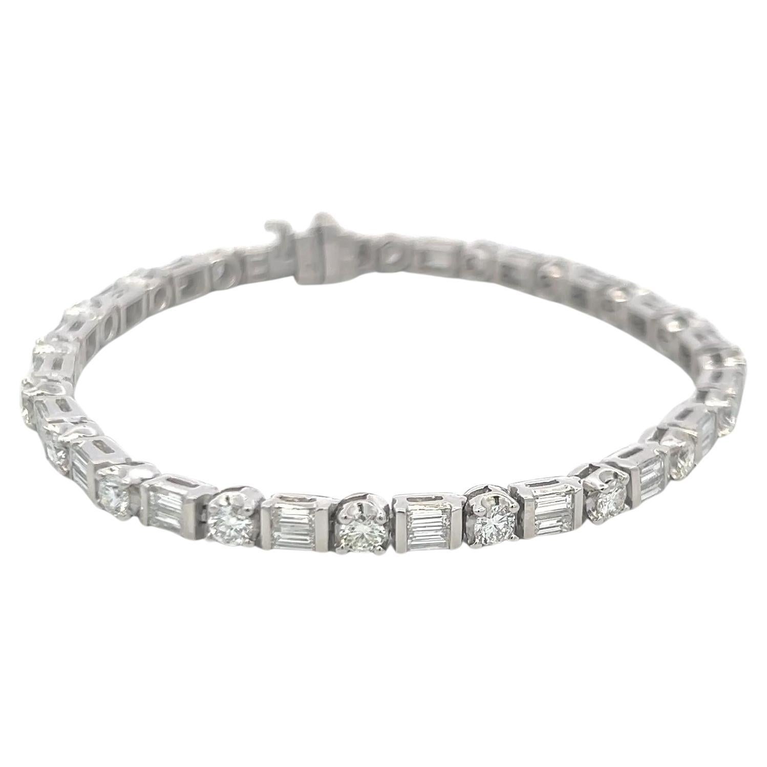 Pulsera de tenis de platino con diamantes redondos brillantes y baguette de 4,20 ct (F VS)
