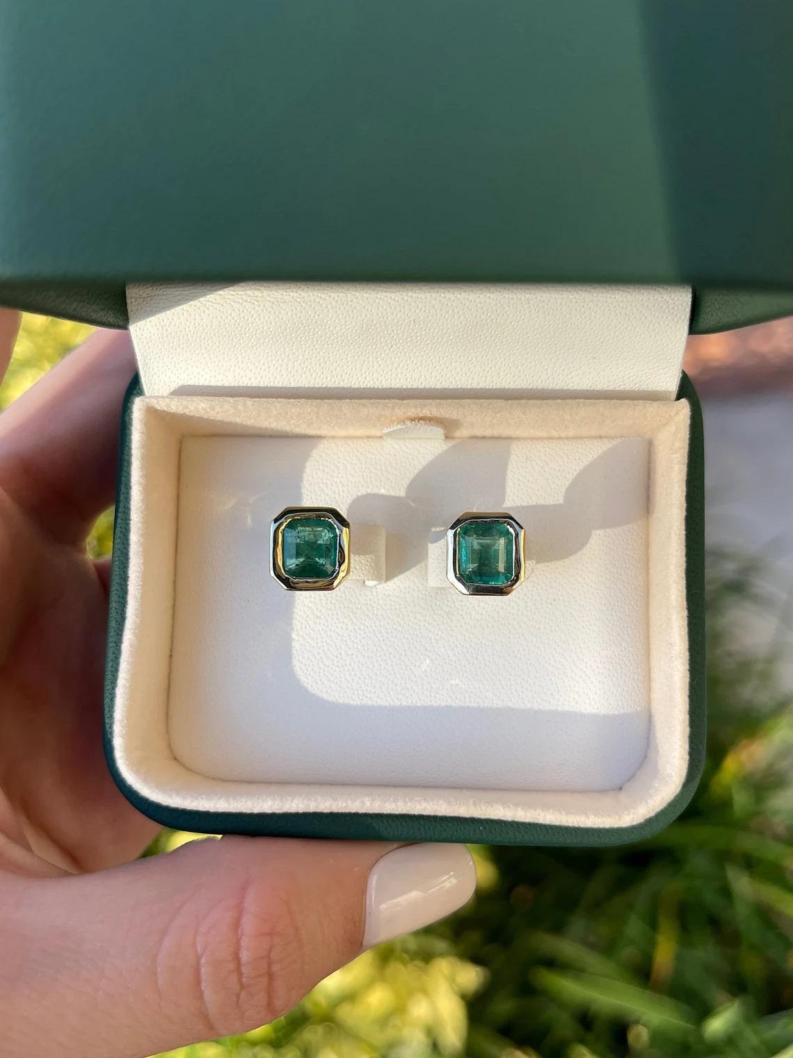 4.20tcw 14K Celebrity Inspired Asscher Cut Emerald Stud Bezel Set Gold Earrings  In New Condition For Sale In Jupiter, FL