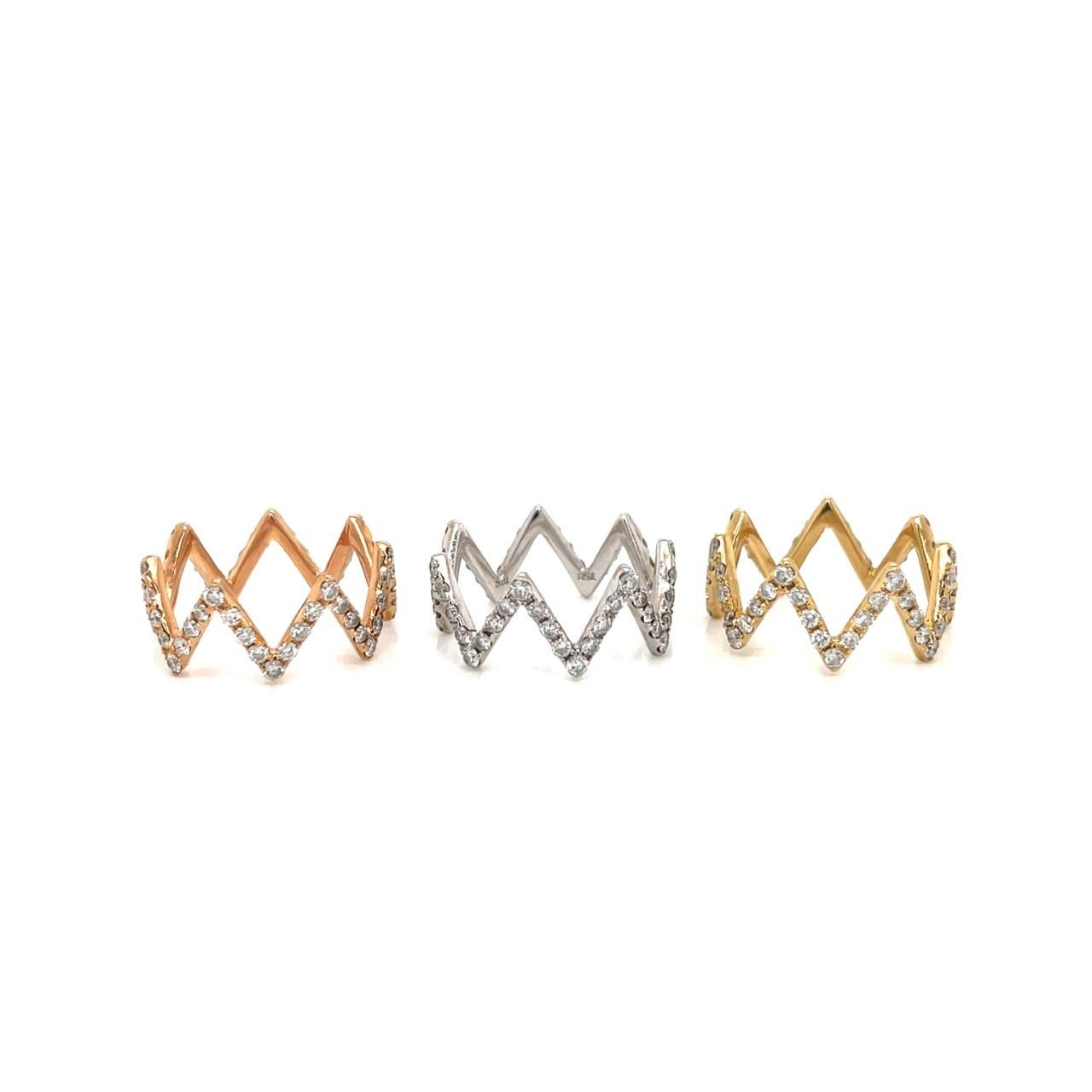 3 stapelbare Ringe
Kann zusammen oder getrennt getragen werden
4.20tcw Runde Diamanten
18k Gelb-, Weiß- und Roségold