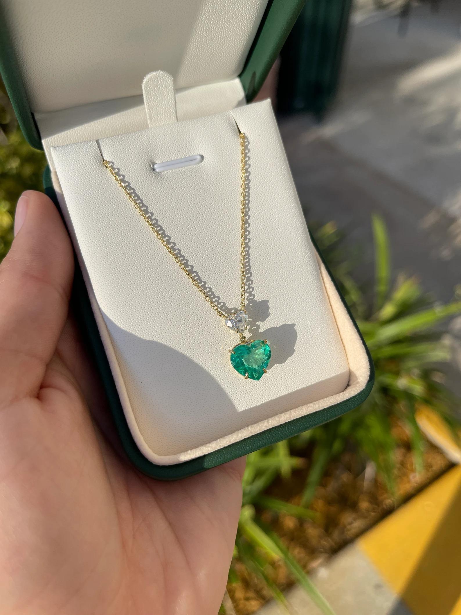 Heart Cut 4.20tcw Fine Quality Natural Colombian Emerald Heart & Diamond Necklace 18K For Sale