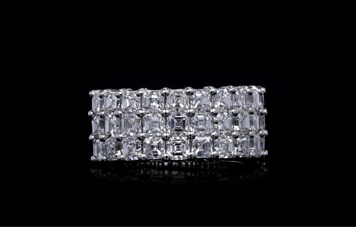 4.21 Carat Asscher Cut Diamond Band in Platinum In New Condition For Sale In San Francisco, CA