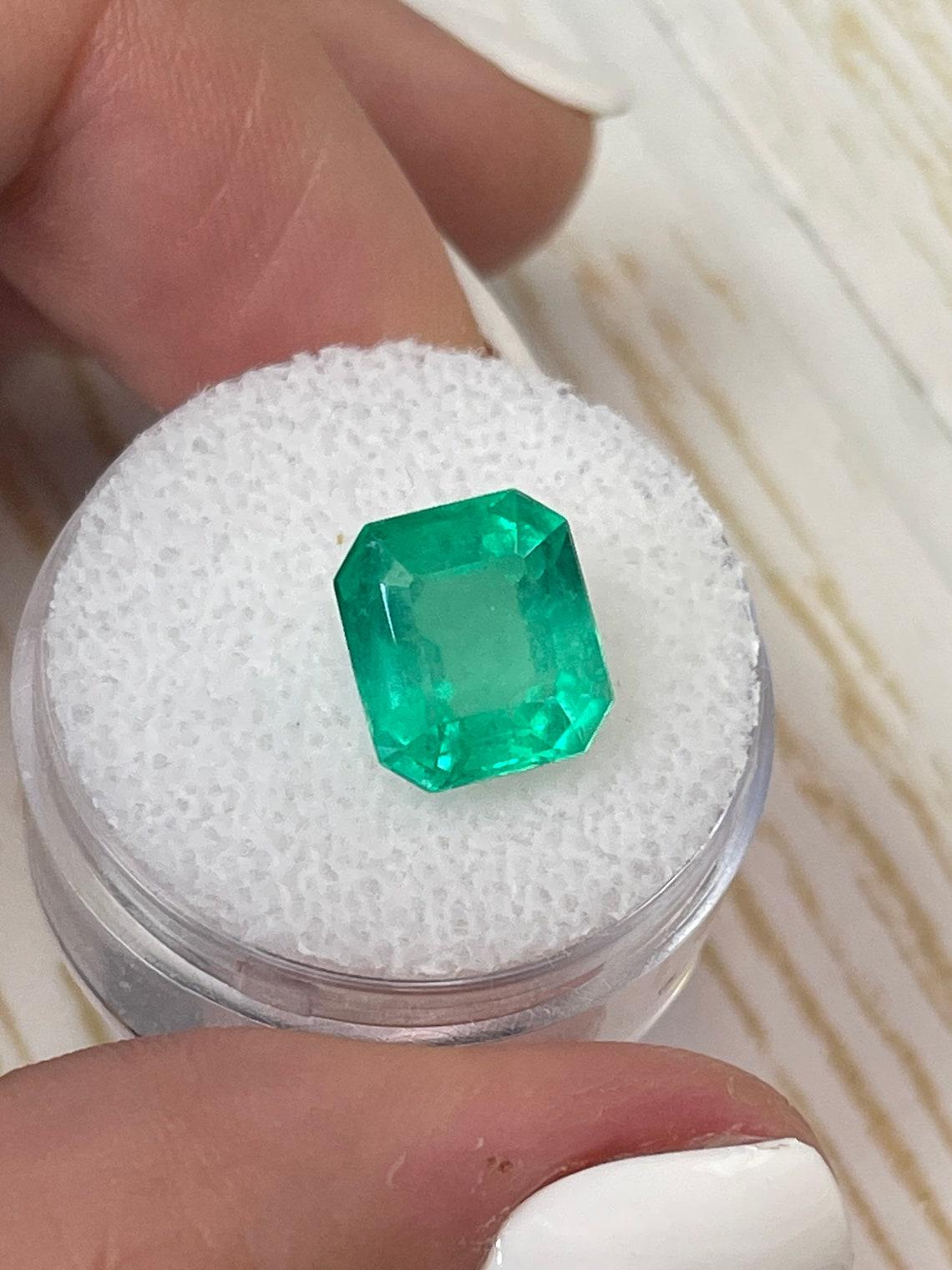Modern 4.21 Carat Chunky Cut Yellowish Green Colombian Emerald - Genuine May Birthstone For Sale
