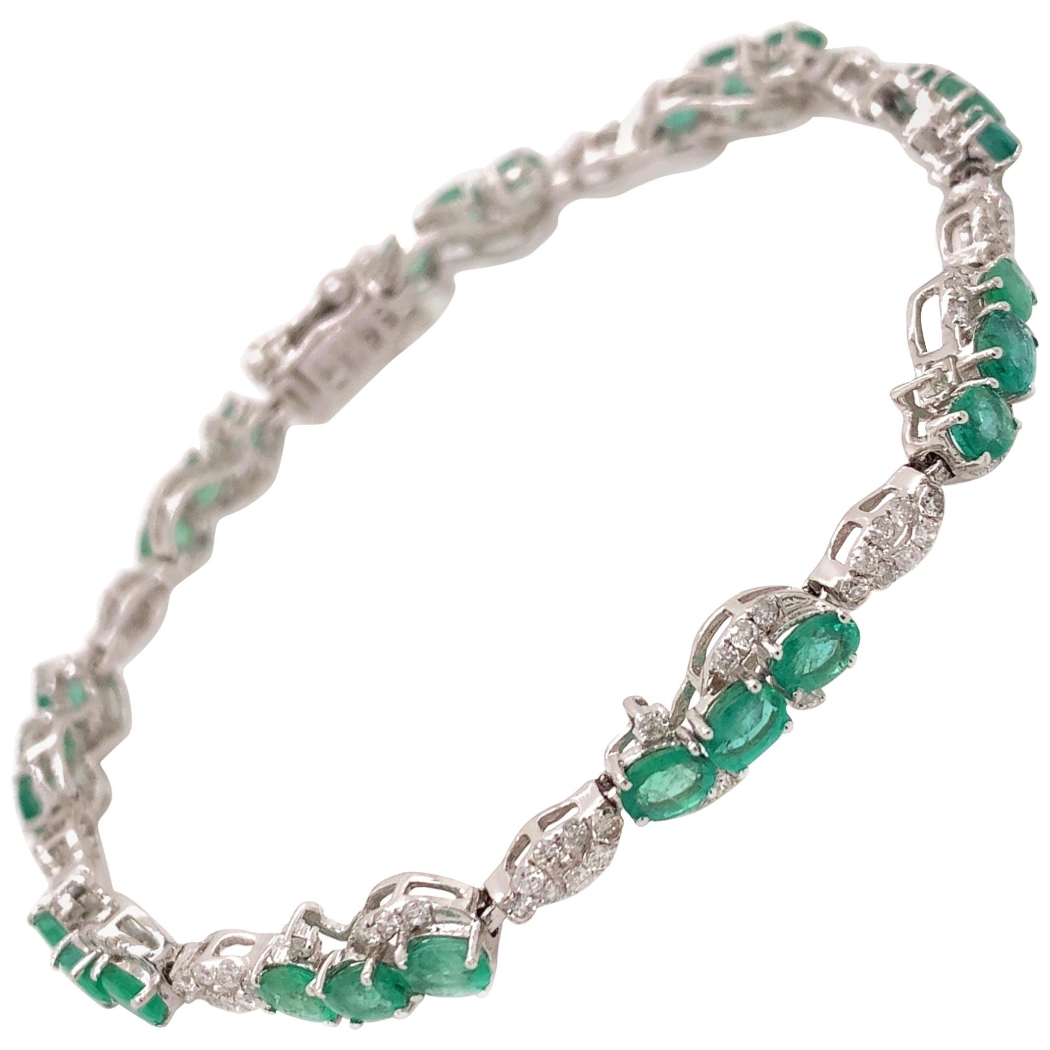 4.21 Carat Emerald Diamond Bracelet For Sale