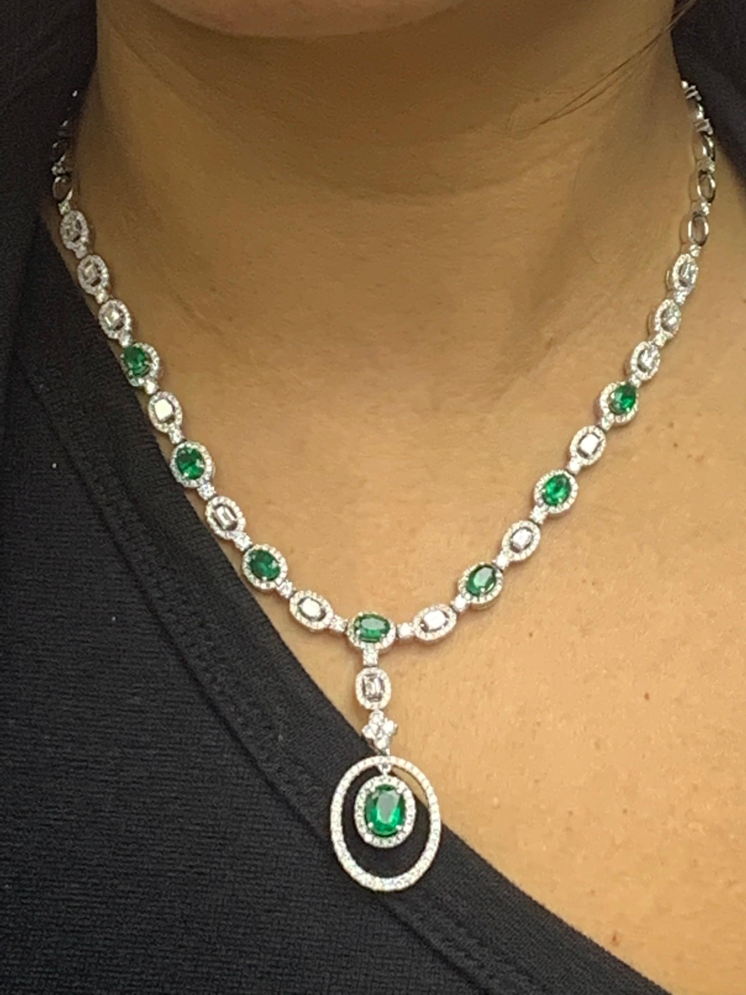 4.21 Carat Oval Cut Emerald and Diamond Necklace in 18 White Gold In New Condition For Sale In NEW YORK, NY