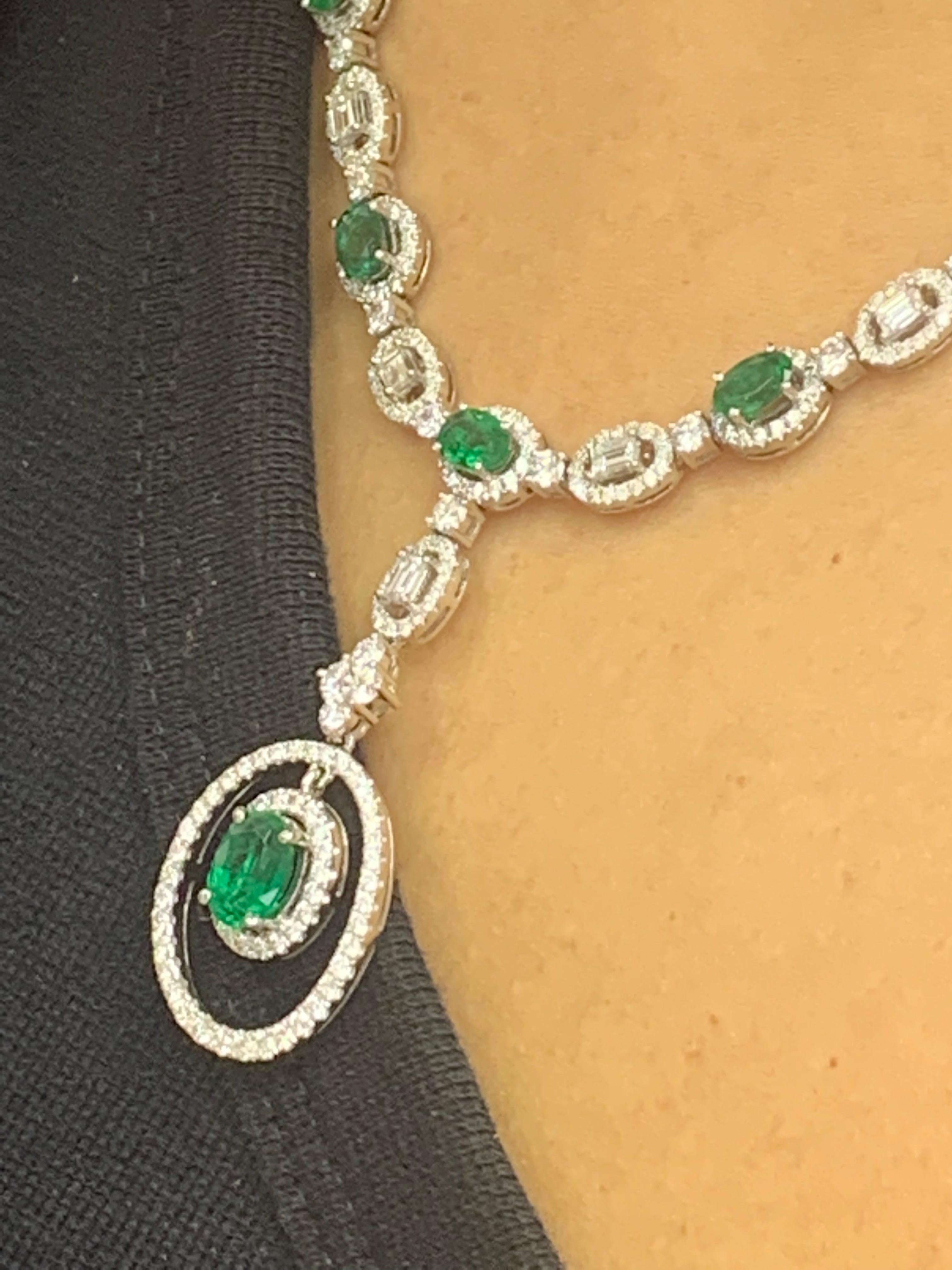 4.21 Carat Oval Cut Emerald and Diamond Necklace in 18 White Gold For Sale 2