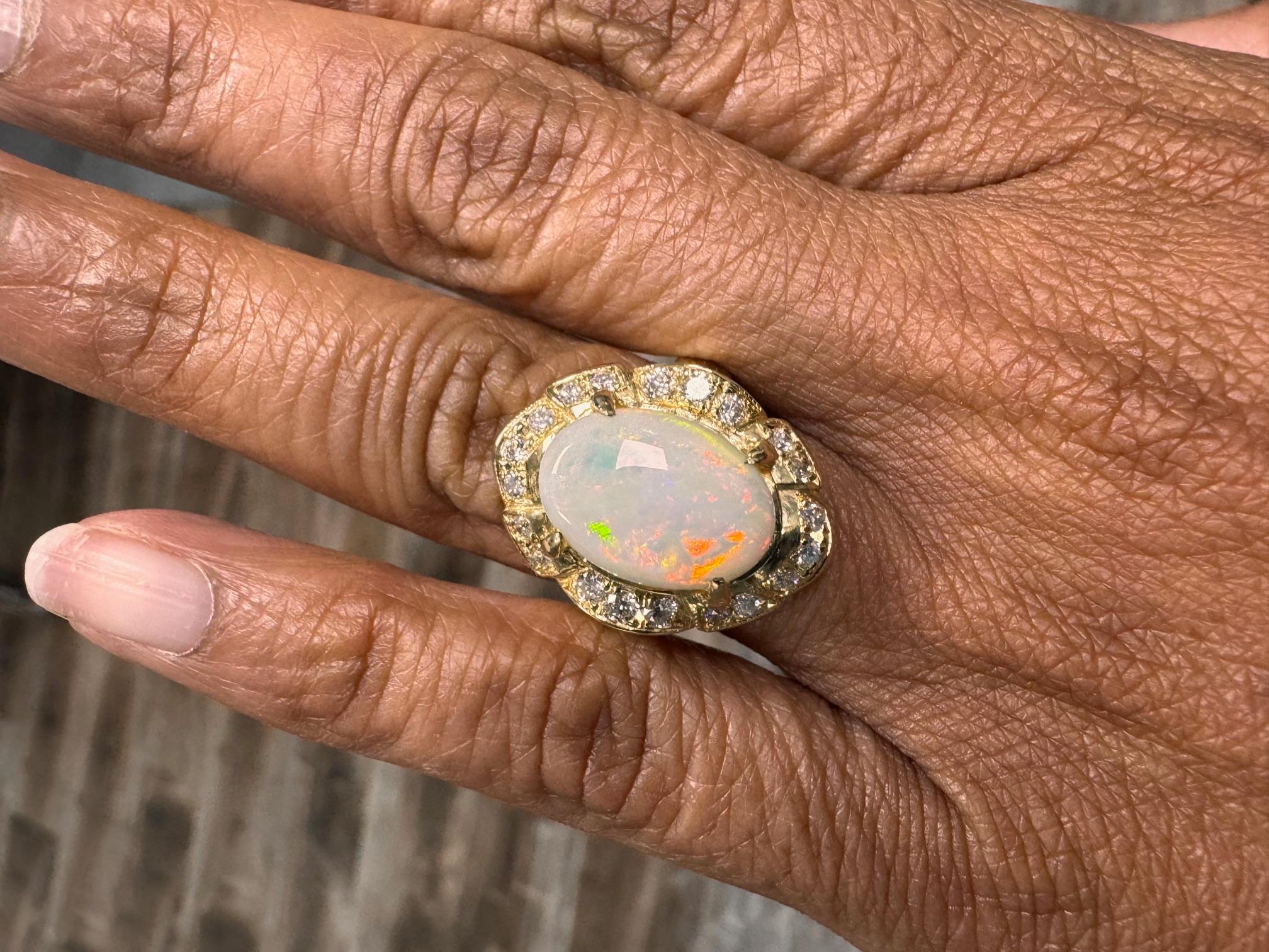 4,21 Karat Ovalschliff Natürlicher Opal Diamant Gelbgold Ring Damen im Angebot