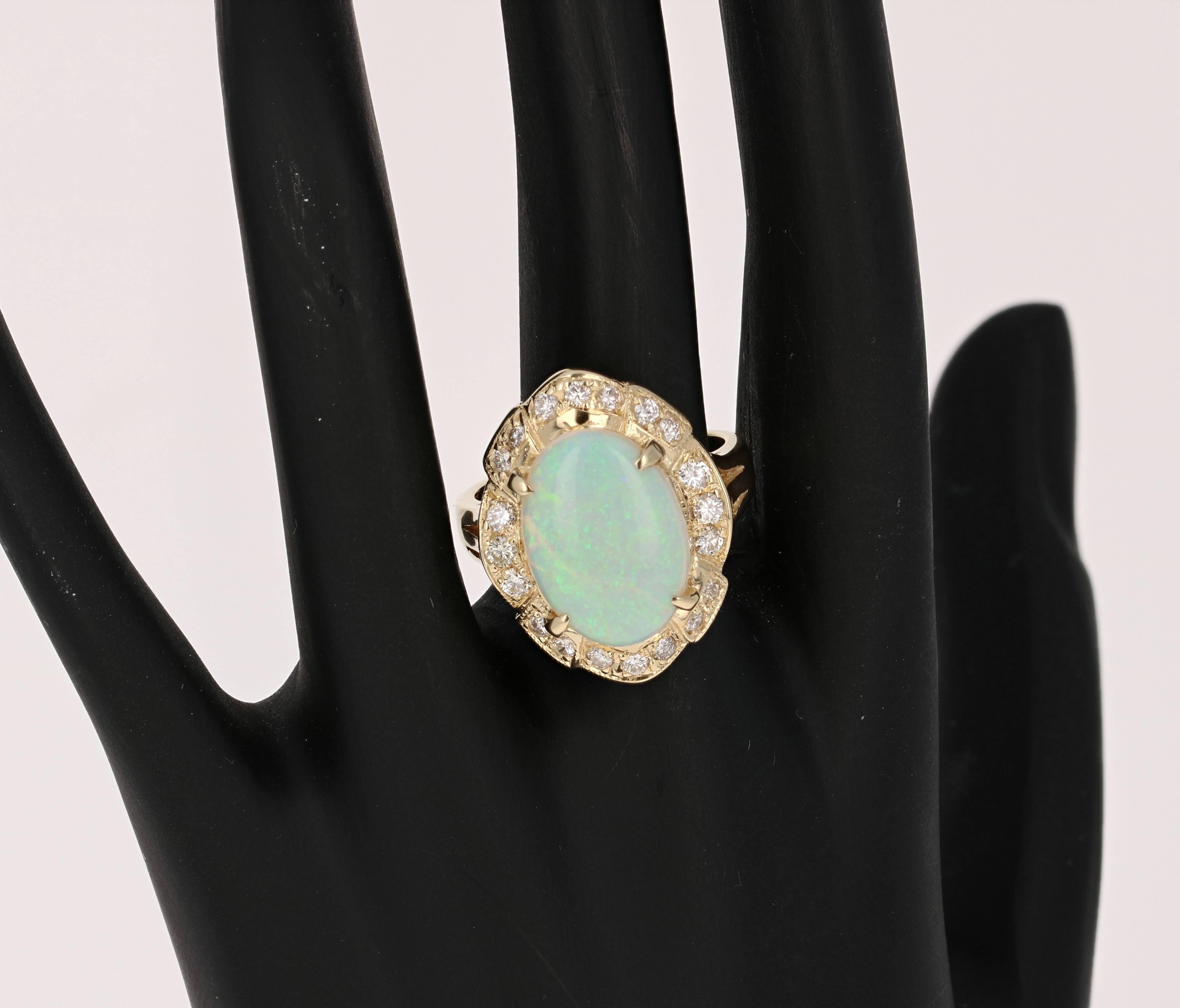 4,21 Karat Ovalschliff Opal Diamant 14 Karat Gelbgold Ring im Zustand „Neu“ im Angebot in Los Angeles, CA