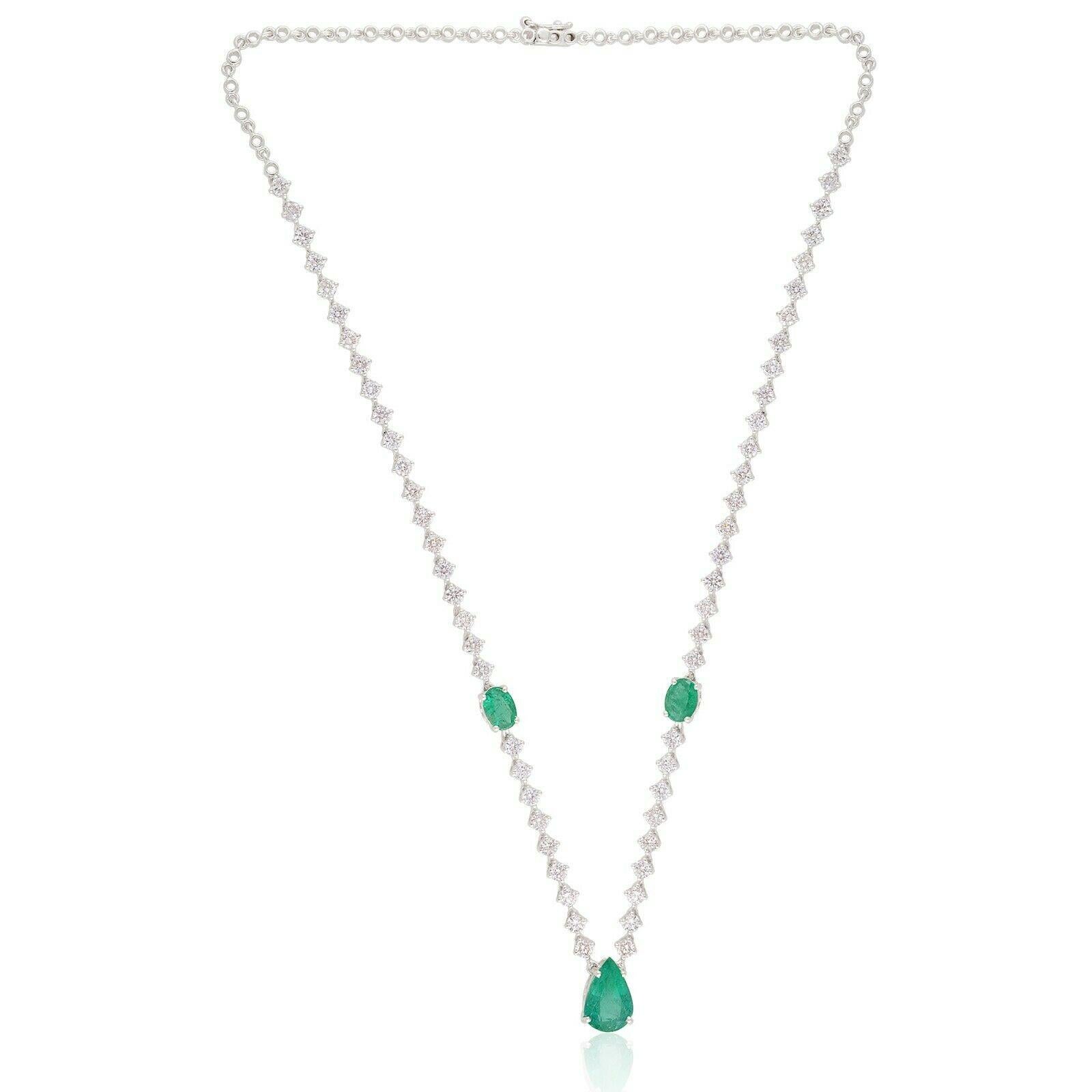 Modern 4.21 Carat Pear Zambian Emerald 14 Karat Gold Chain Diamond Necklace For Sale