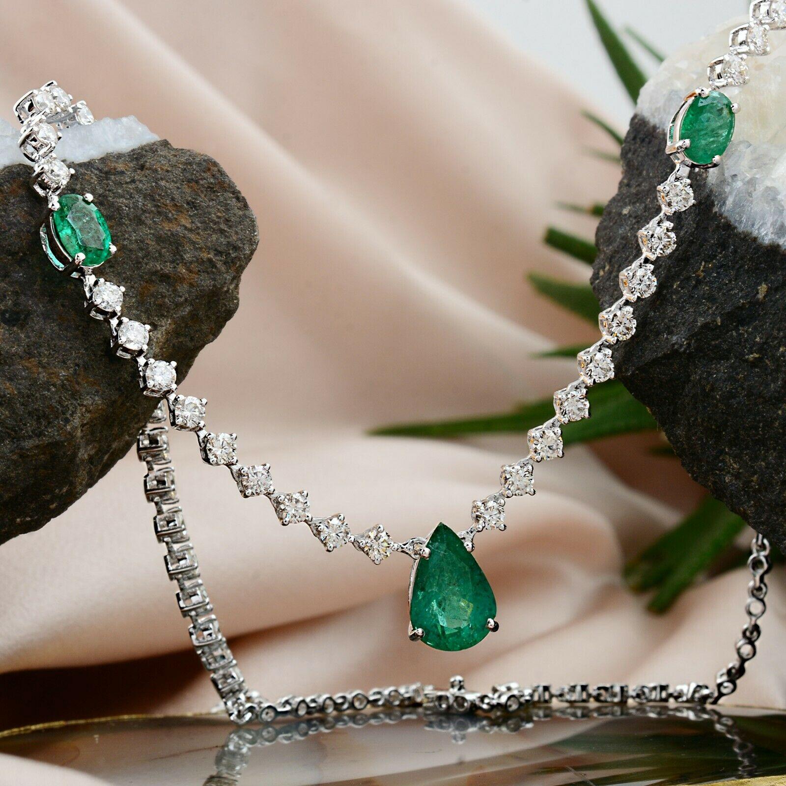 Mixed Cut 4.21 Carat Pear Zambian Emerald 14 Karat Gold Chain Diamond Necklace For Sale