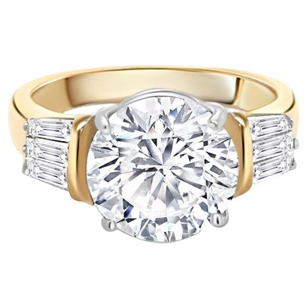 4.21 Carat Round Cut Diamond Engagement Ring With Baguettes in 2 Tone 18k Gold  For Sale