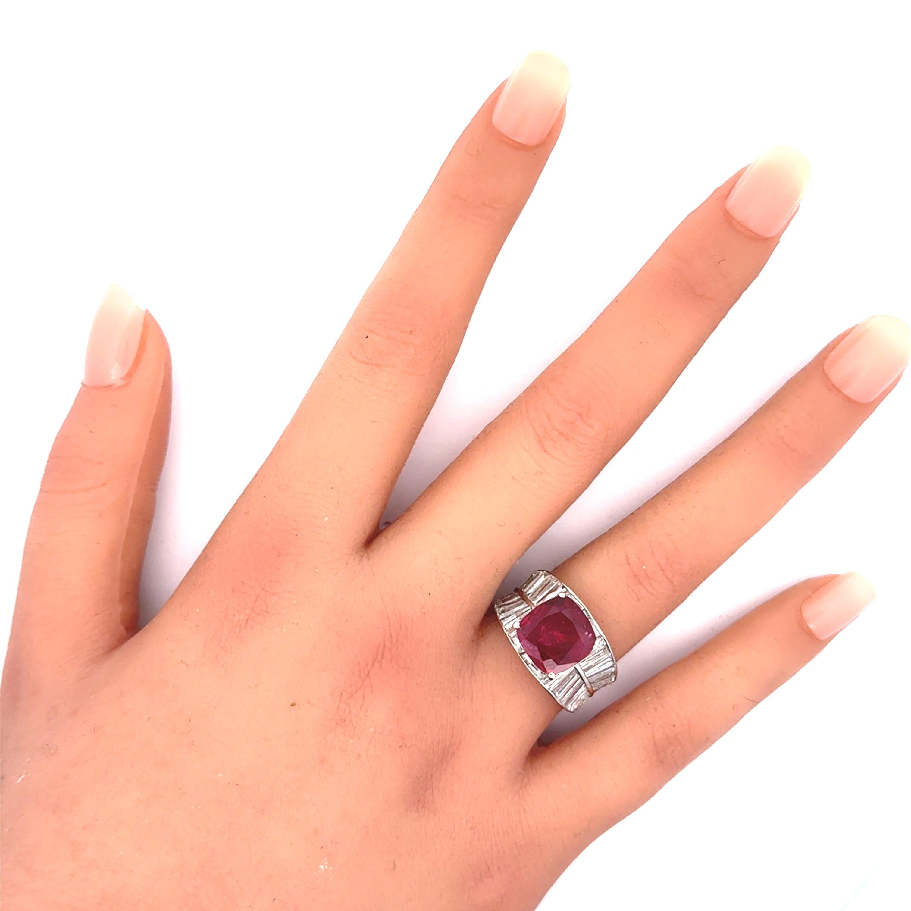 4.21 Carat Thai Ruby Diamond Platinum Ring, GIA Certified In Excellent Condition For Sale In Beverly Hills, CA