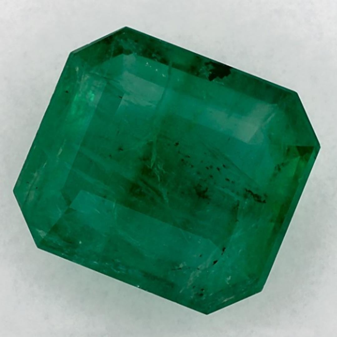 Con un vibrante tono verde, la piedra de nacimiento de mayo es un símbolo del renovado crecimiento primaveral. 

Explora la vibrante colección de esmeraldas, rubíes y zafiros de nuestra tienda, disponibles como gemas sueltas y combinadas con nuestra