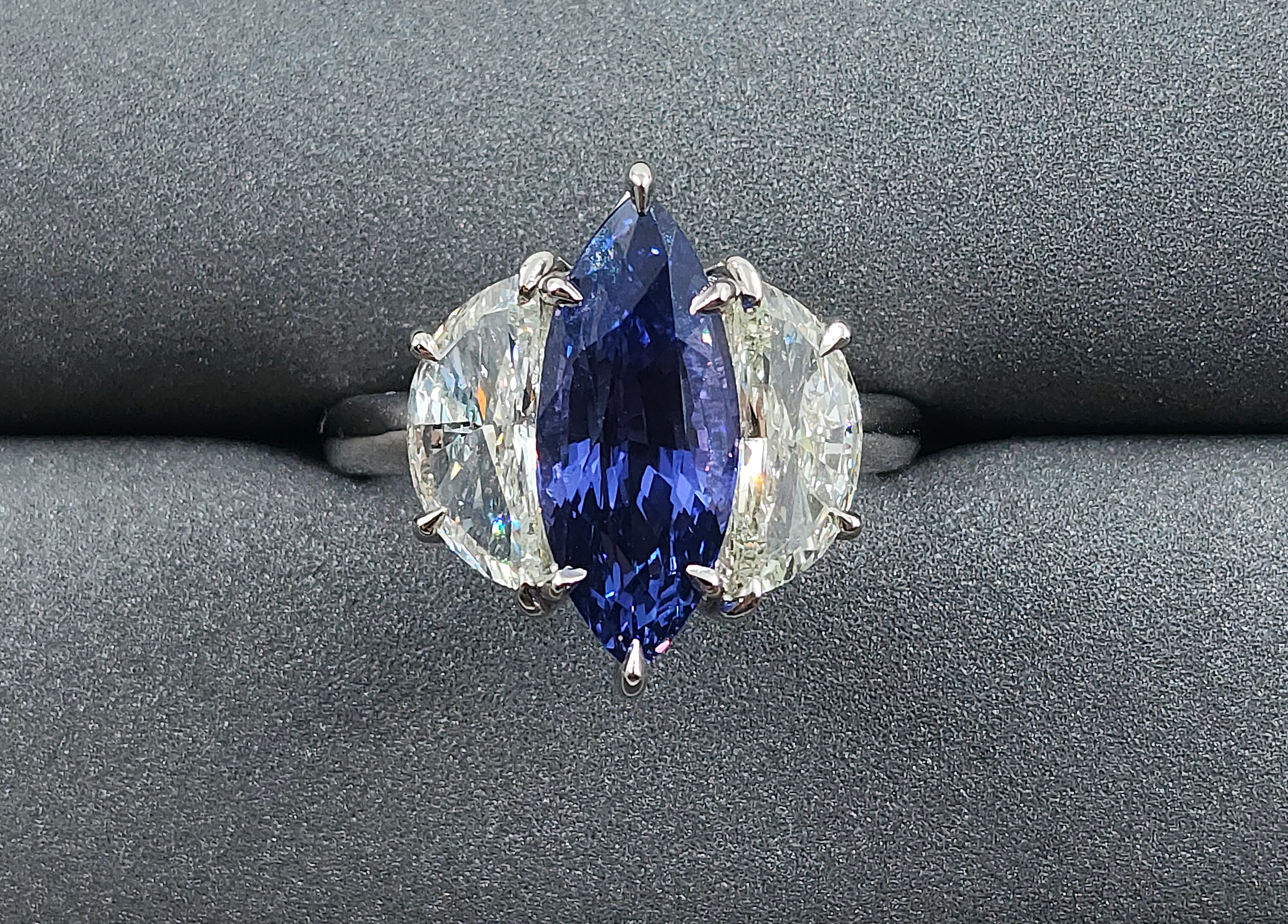 4.21 ct Gubelin/GIA Certified NH Color Changing Sapphire & Diamond Ring For Sale
